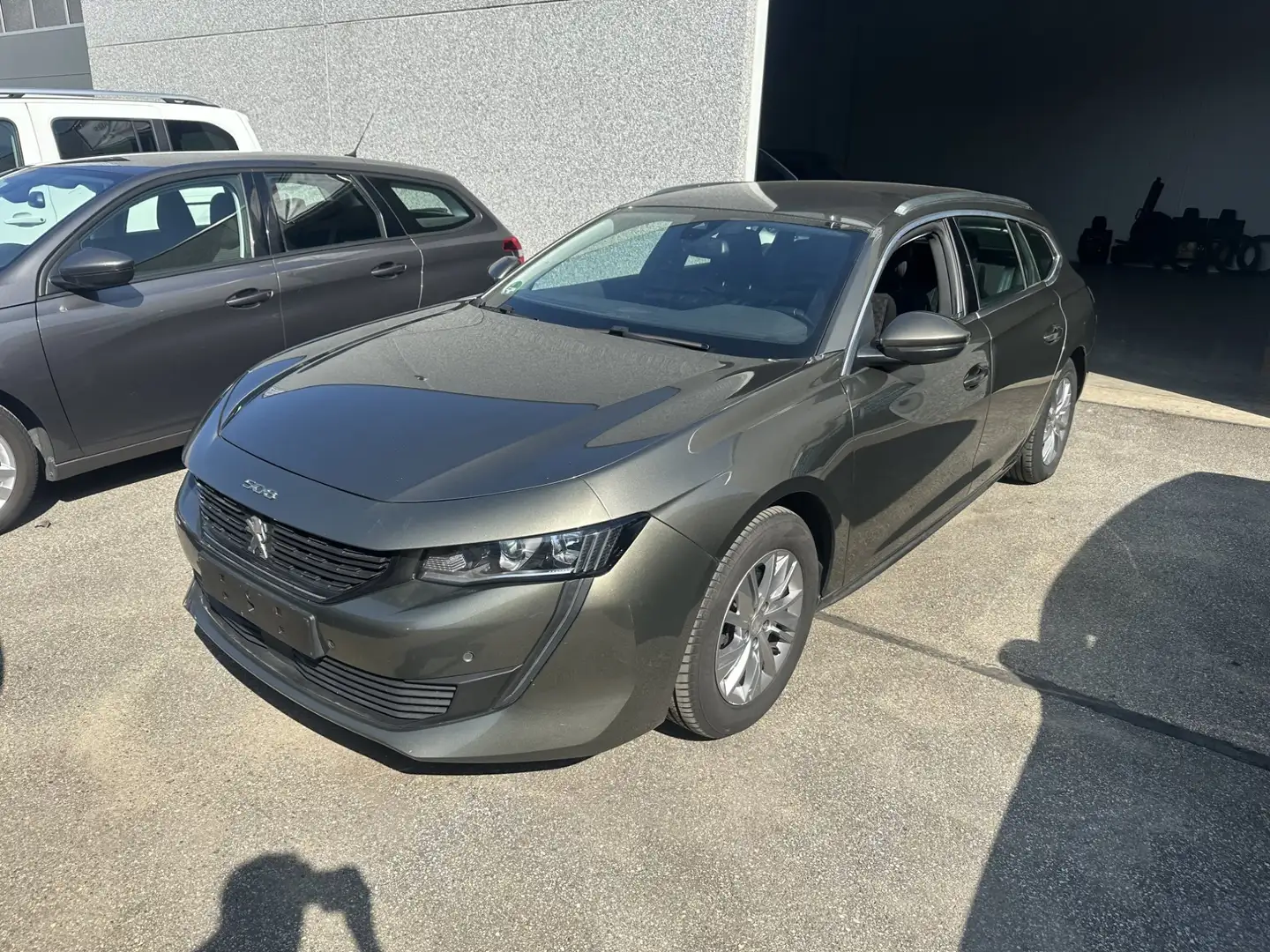 Peugeot 508 SW 1.5 BlueHDi Allure S Grey - 2