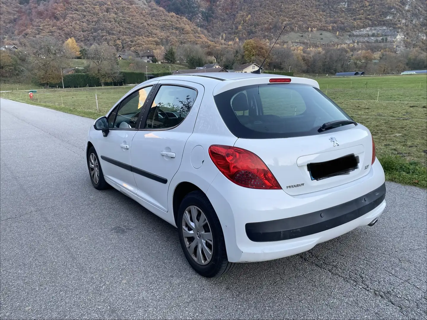 Peugeot 207 Peugeot 207/BOITE AUTO/RIEN A PREVOIR/ CT OK✅ - 2