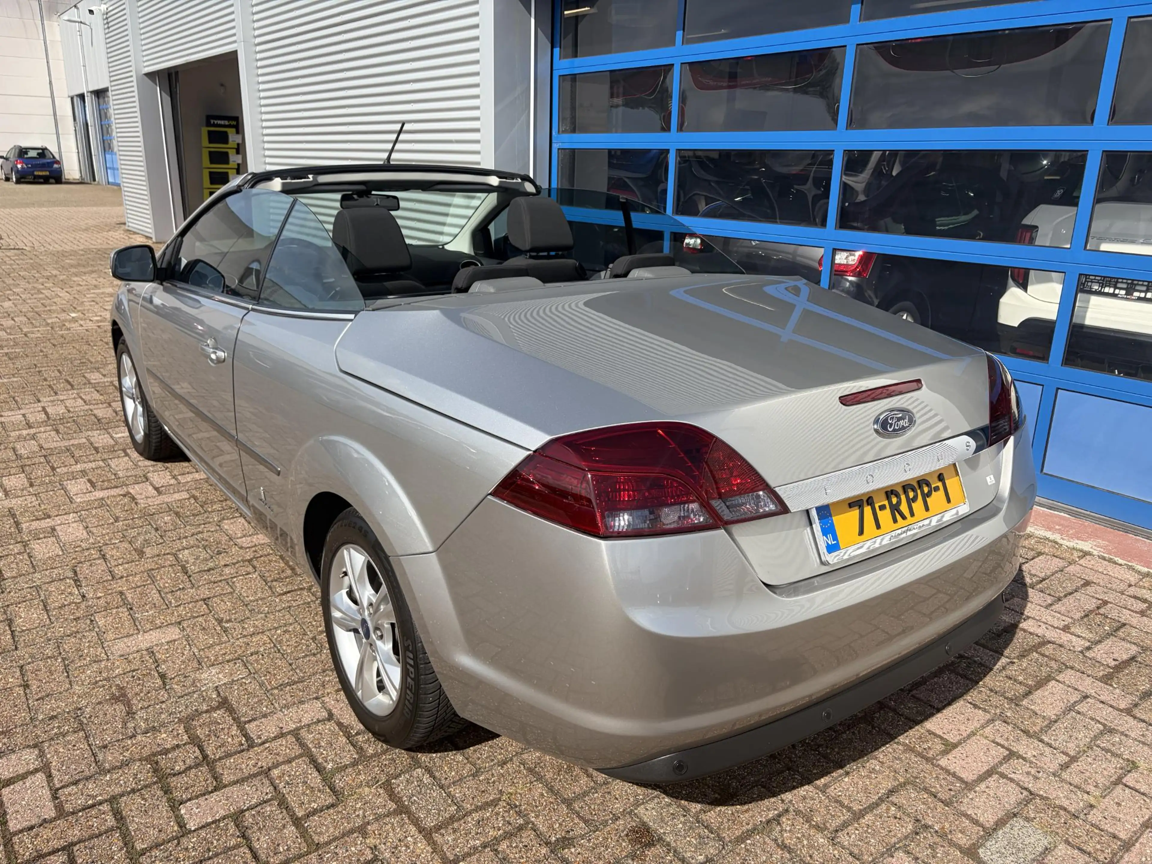 Ford Focus CC Coupé-Cabriolet 1.6 Cool & Sound — photo 3
