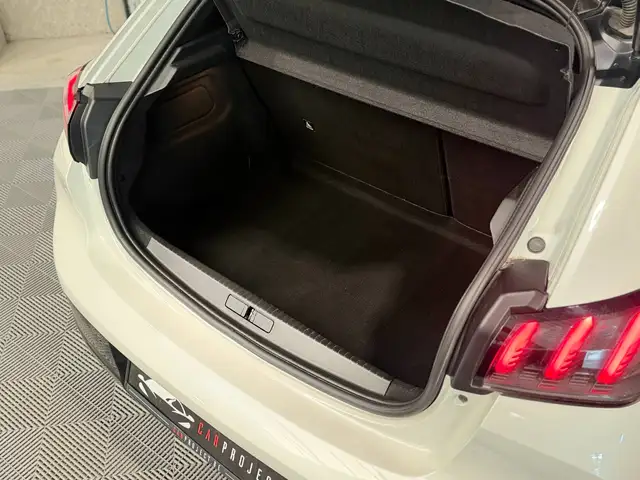 Peugeot 208 view 14