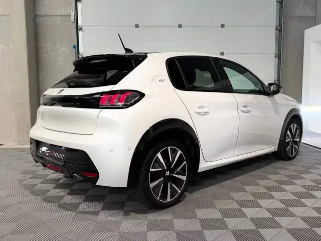 Peugeot 208 view 9