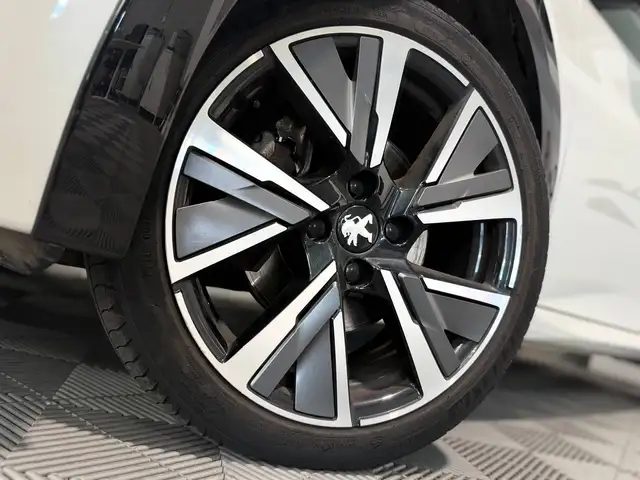 Peugeot 208 view 7