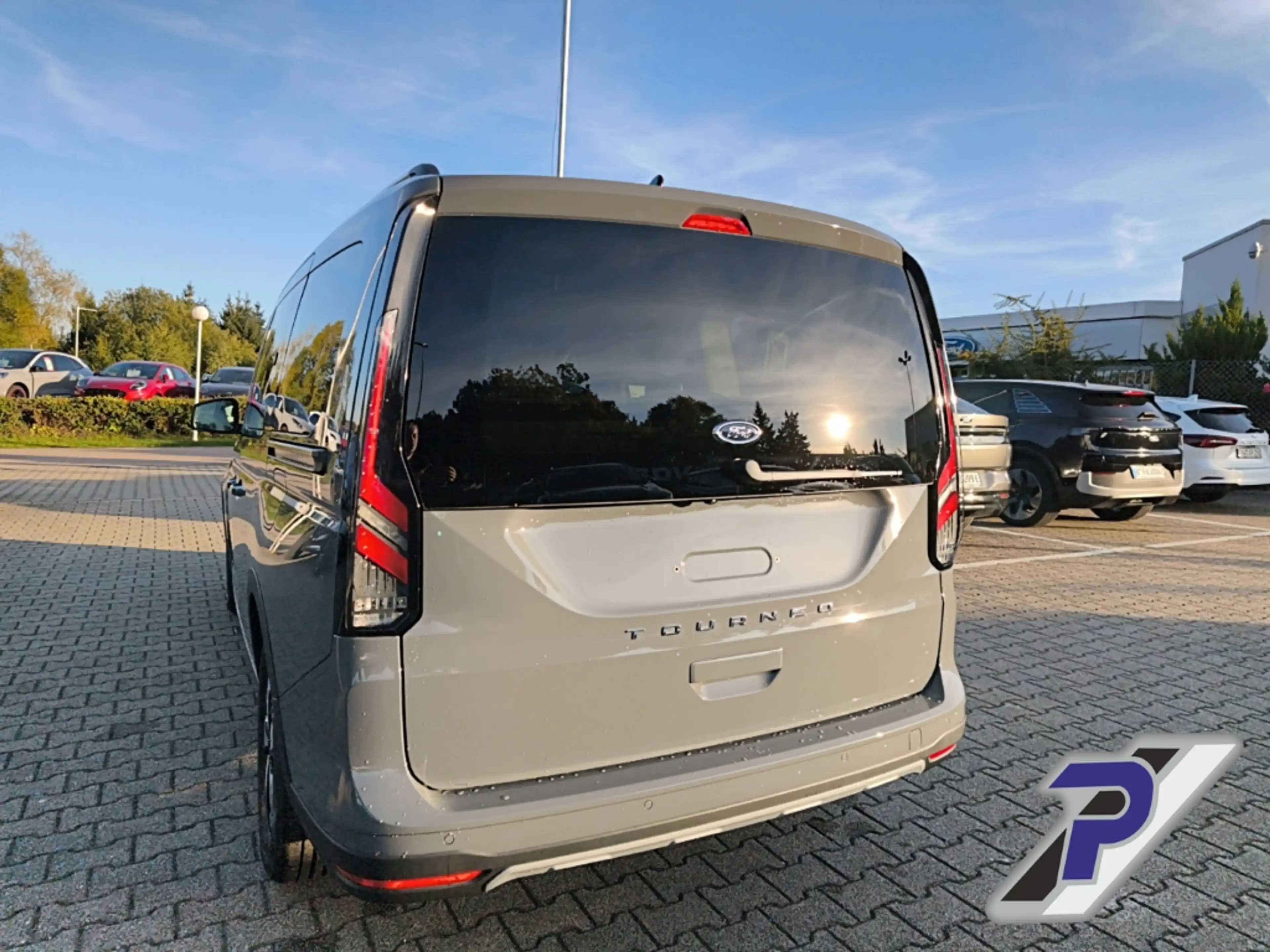 Ford Tourneo Connect Active L2 LED+FRONTSCHEIBENHEIZUNG+7SITZER+ACC+TWA — photo 4