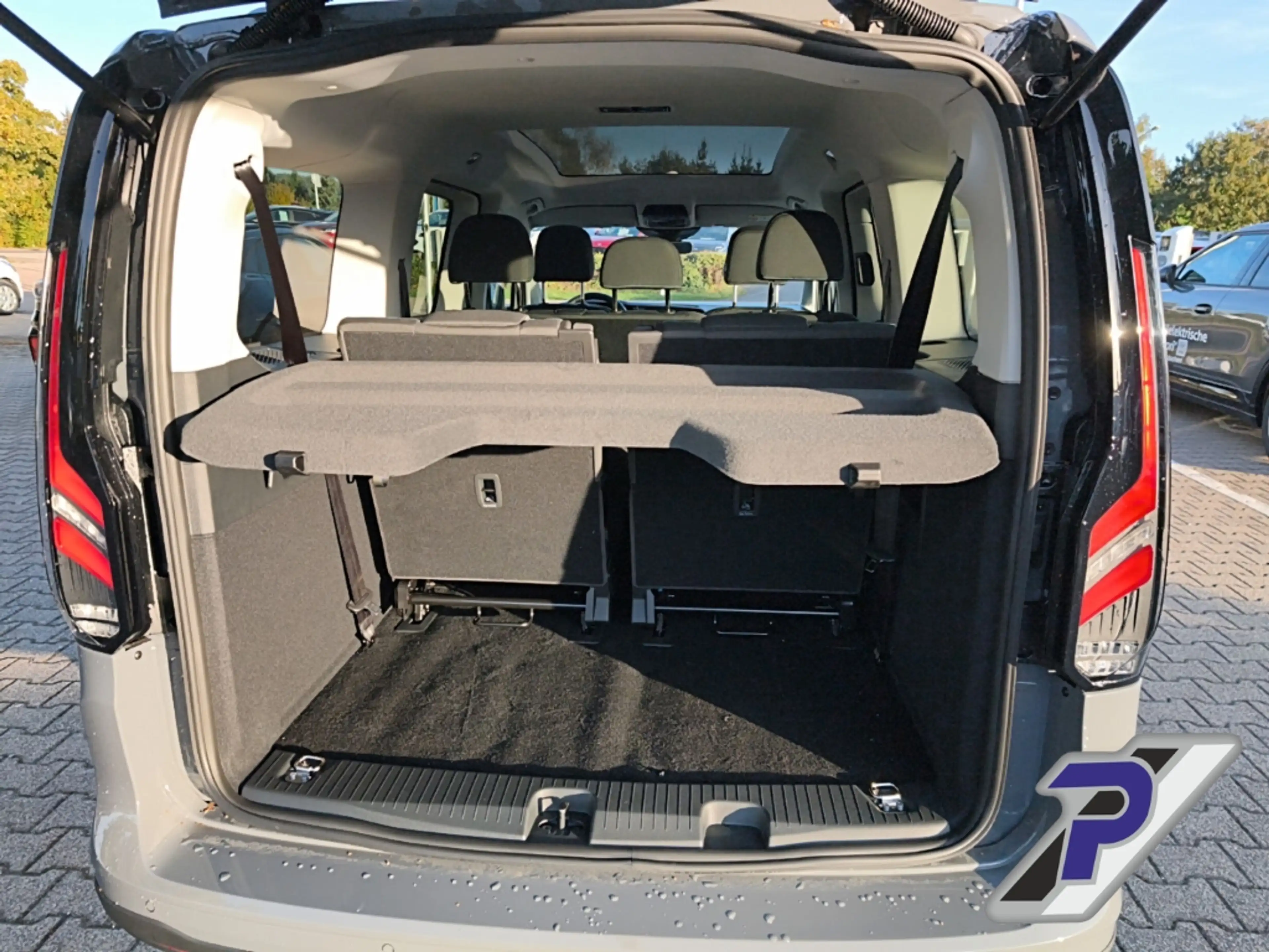 Ford Tourneo Connect Active L2 LED+FRONTSCHEIBENHEIZUNG+7SITZER+ACC+TWA — photo 10