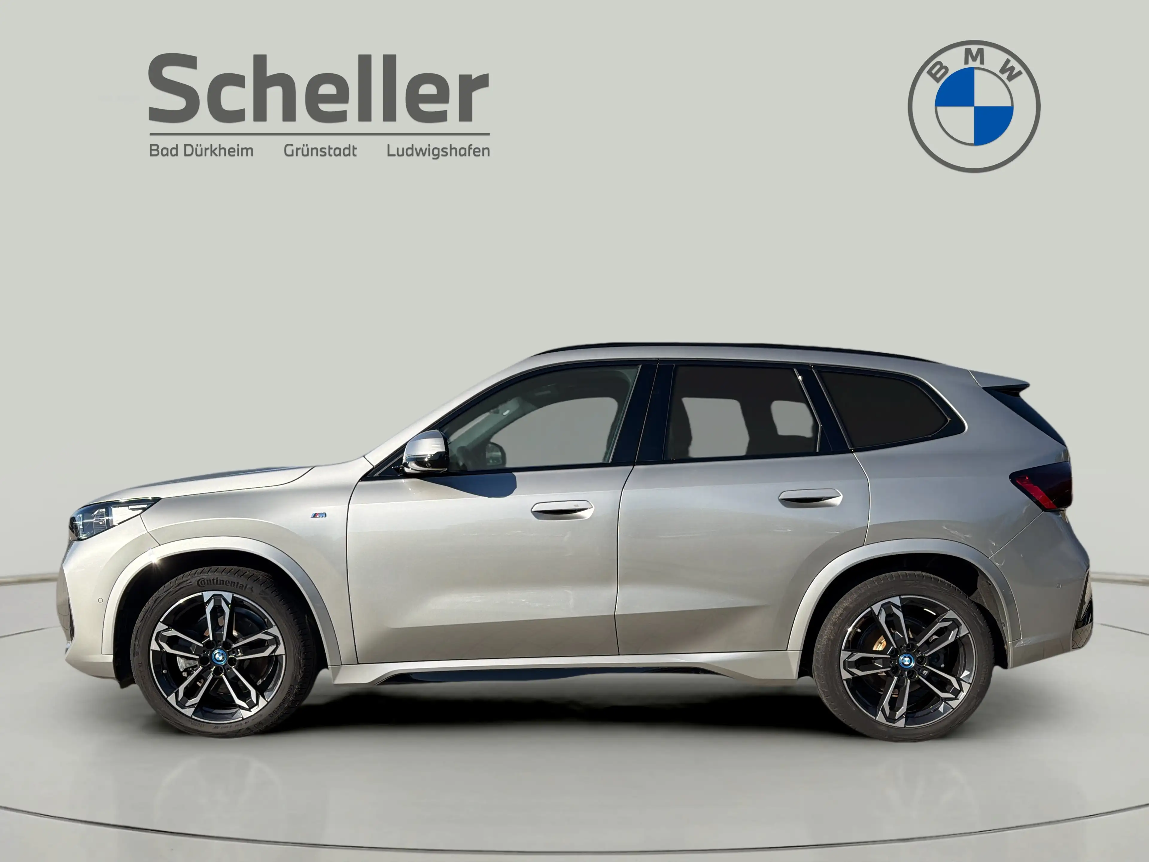 BMW iX1 xDrive30 M Sportpaket Head-Up LED RFK — photo 5