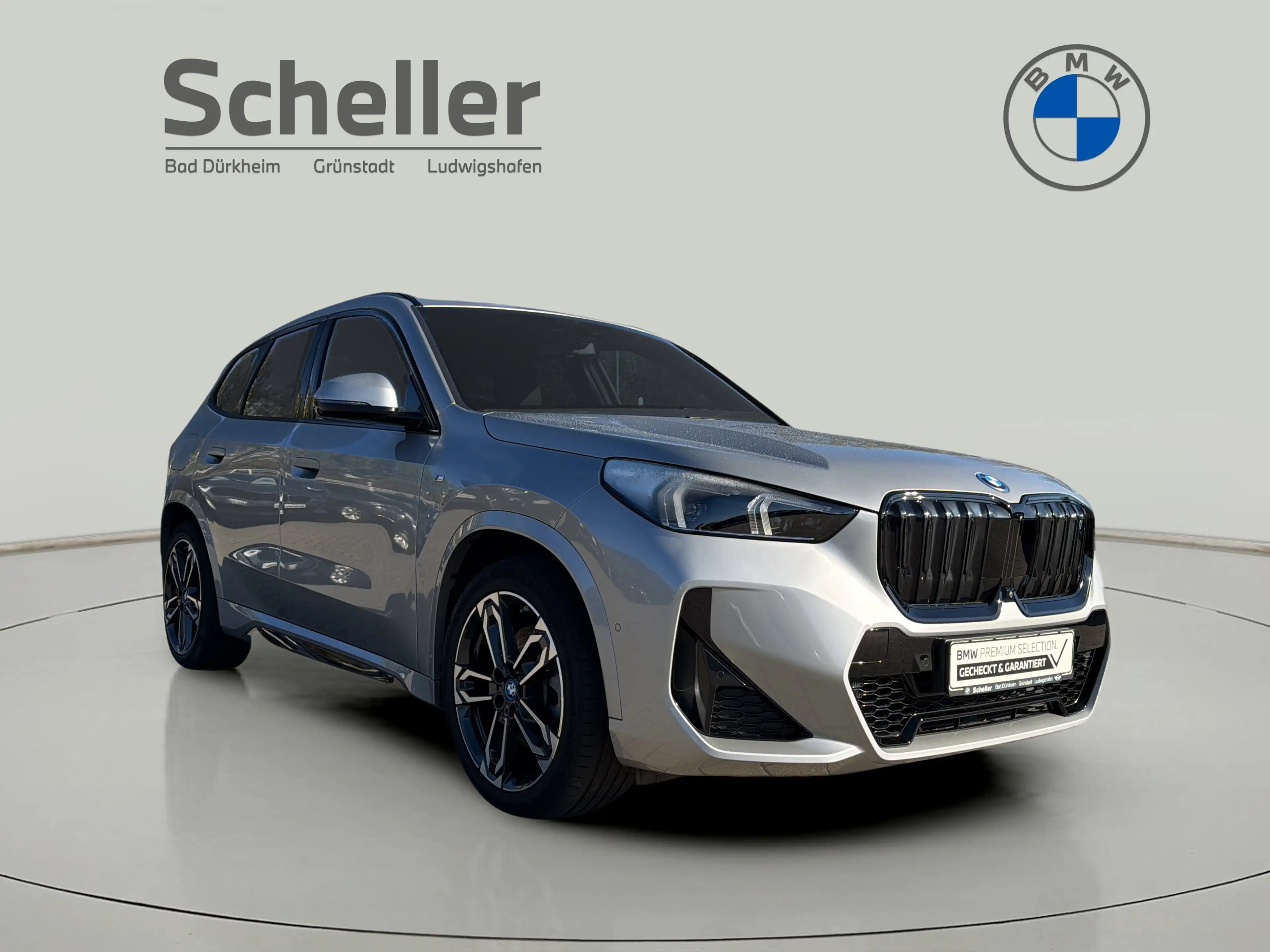 BMW iX1 xDrive30 M Sportpaket Head-Up LED RFK — photo 10