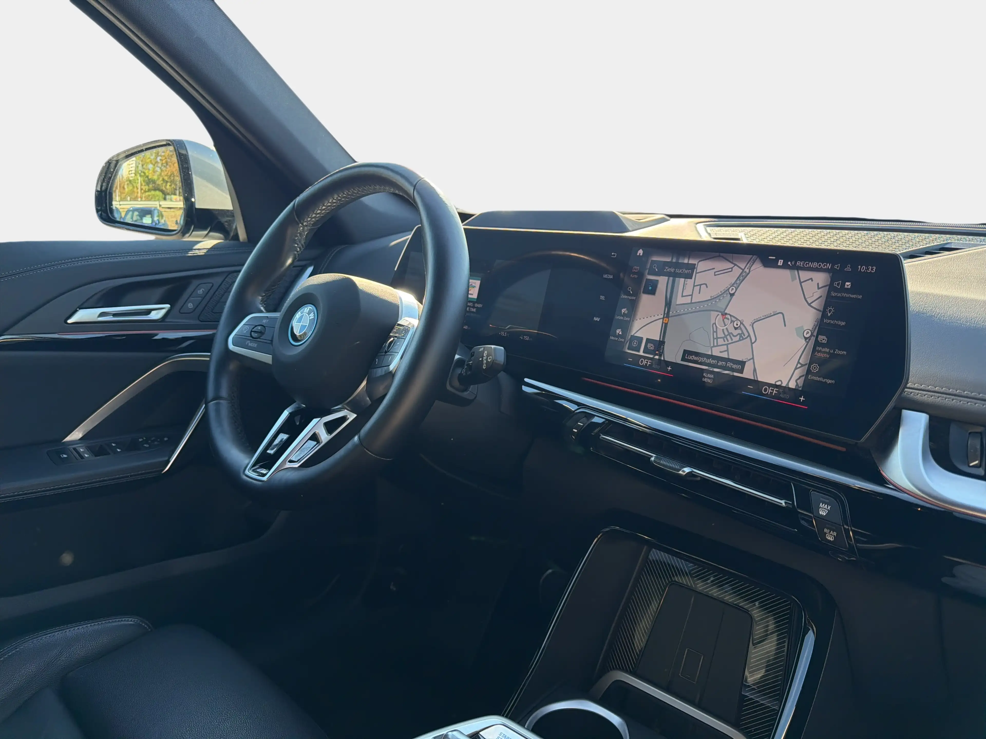 BMW iX1 xDrive30 M Sportpaket Head-Up LED RFK — photo 12