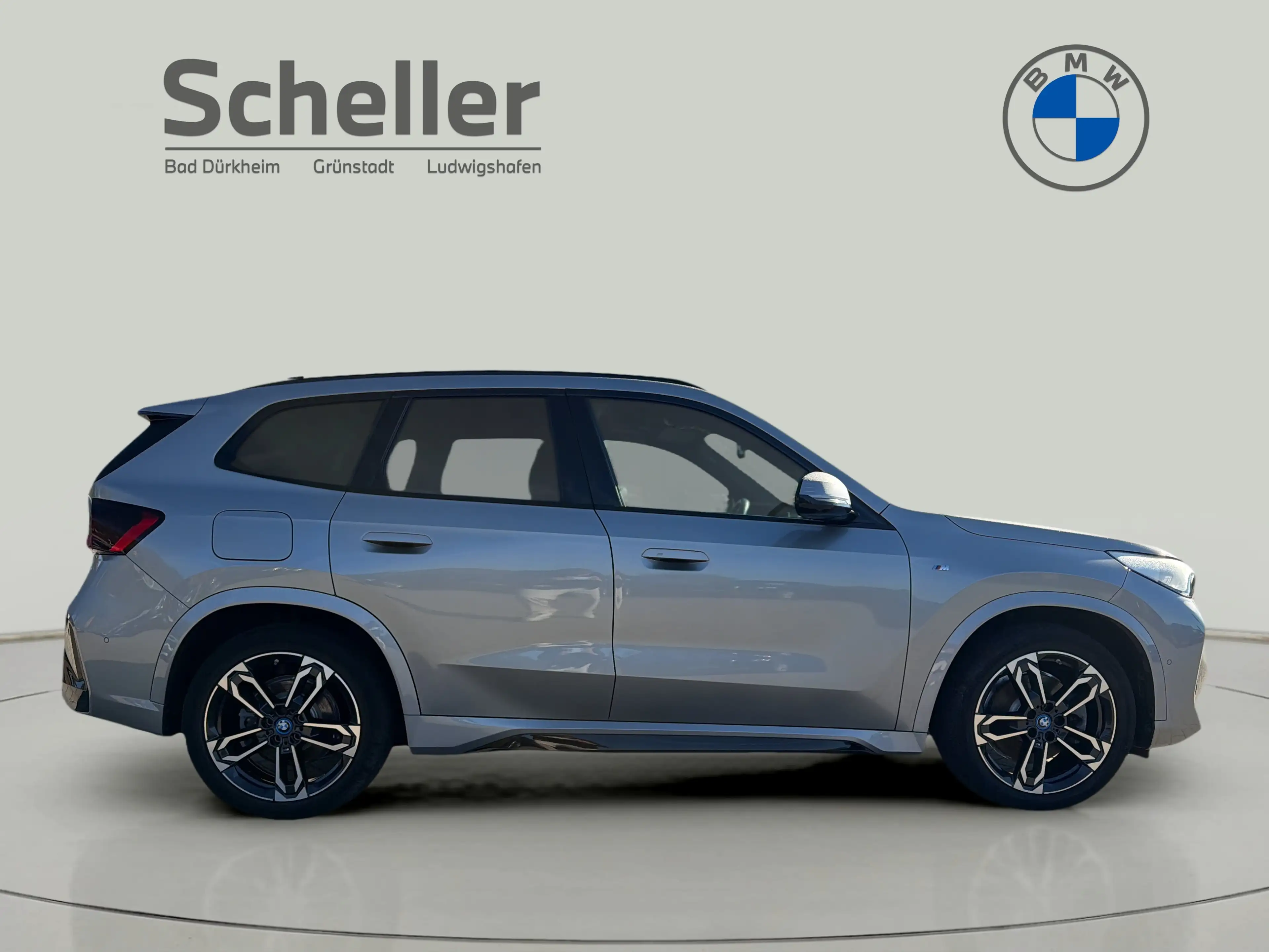 BMW iX1 xDrive30 M Sportpaket Head-Up LED RFK — photo 9