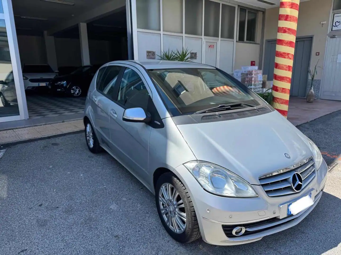 Mercedes-Benz A 180 BlueEFFICIENCY Argento - 2