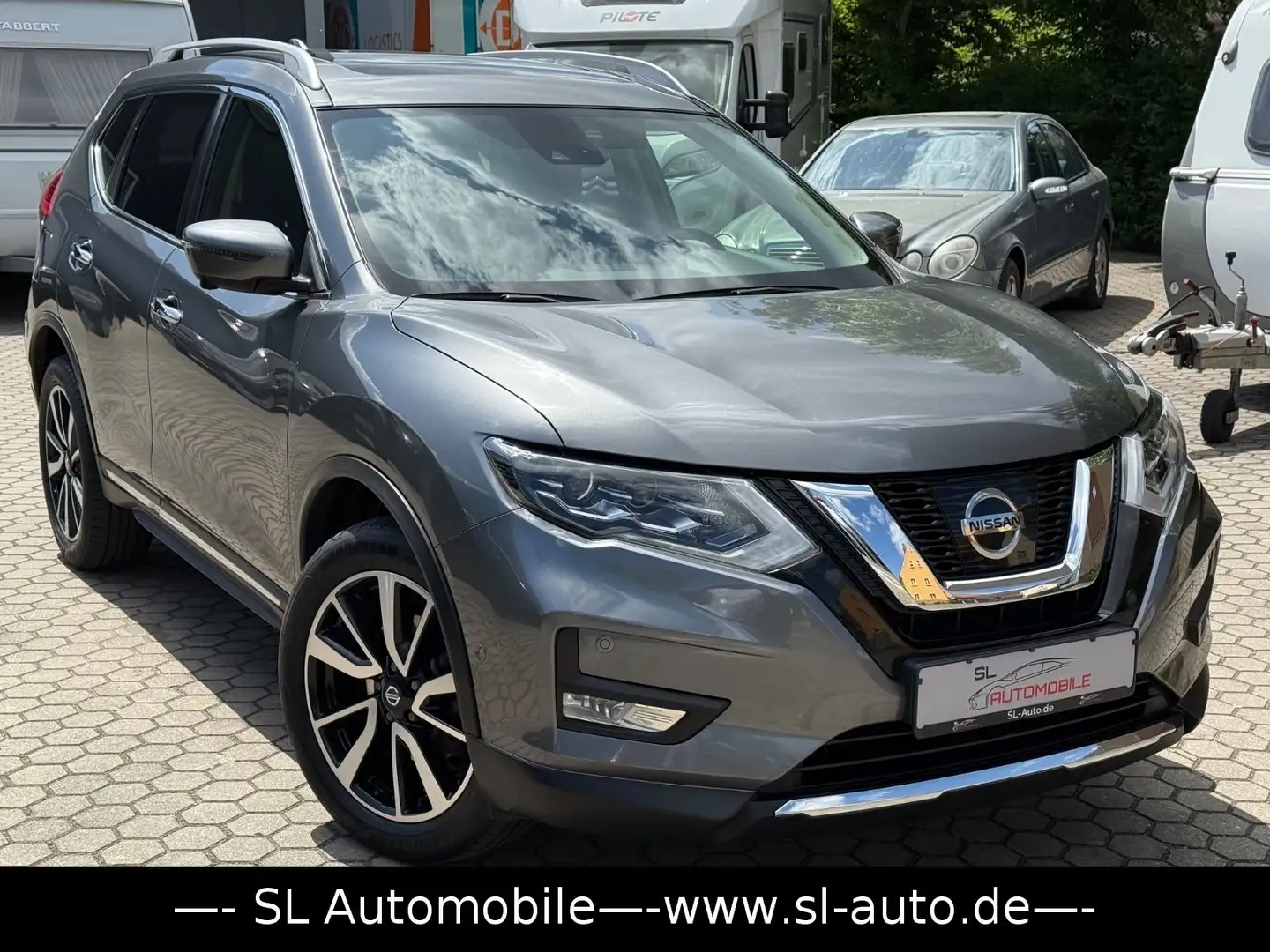 Nissan X-Trail 2.0 dCi A. Tekna 4x4 Leder Navi  Kam Pan Grau - 1