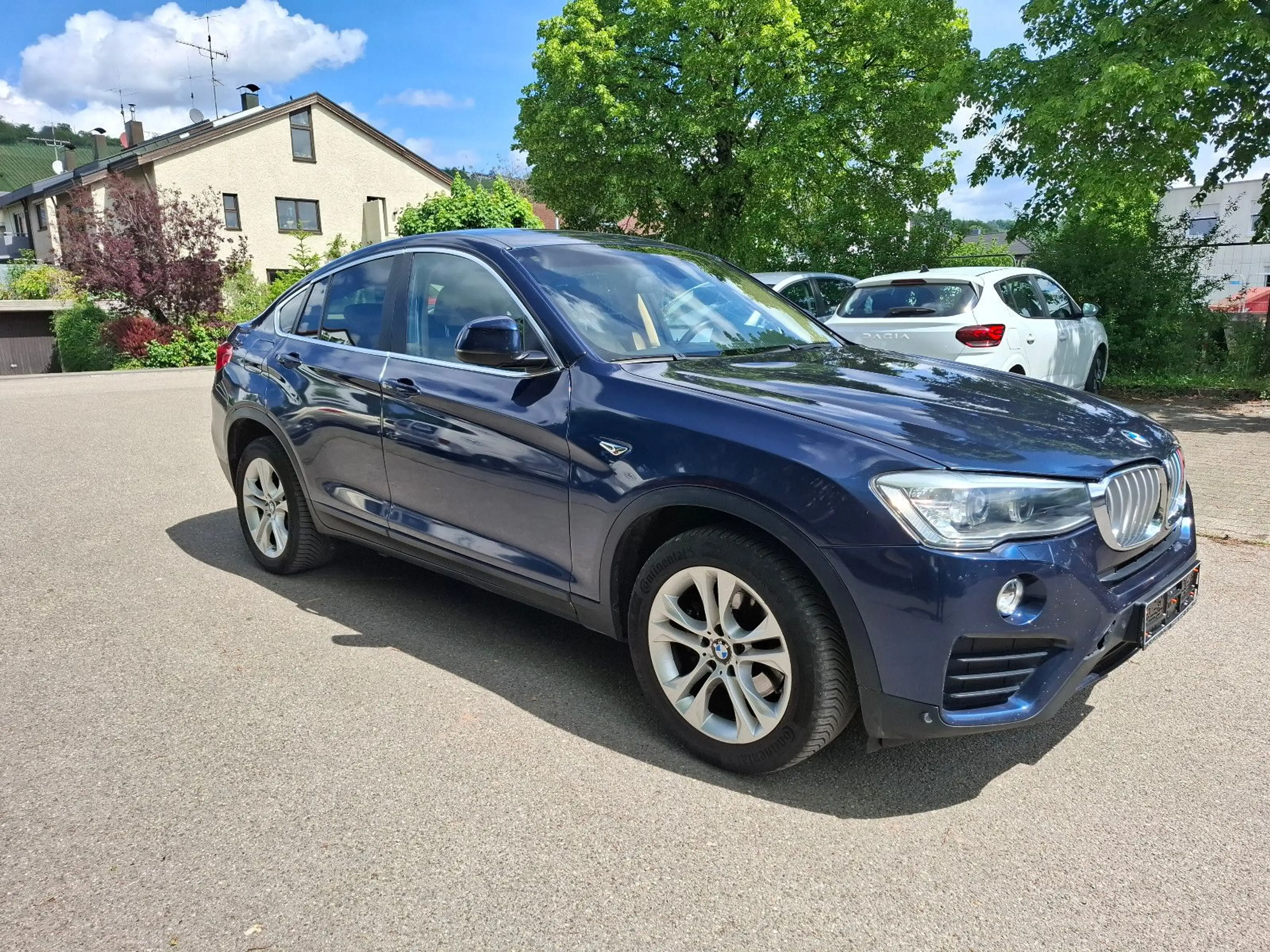BMW X4 xDrive28 i*Euro-6*Leder*Xenon*AHK*Schiebedach