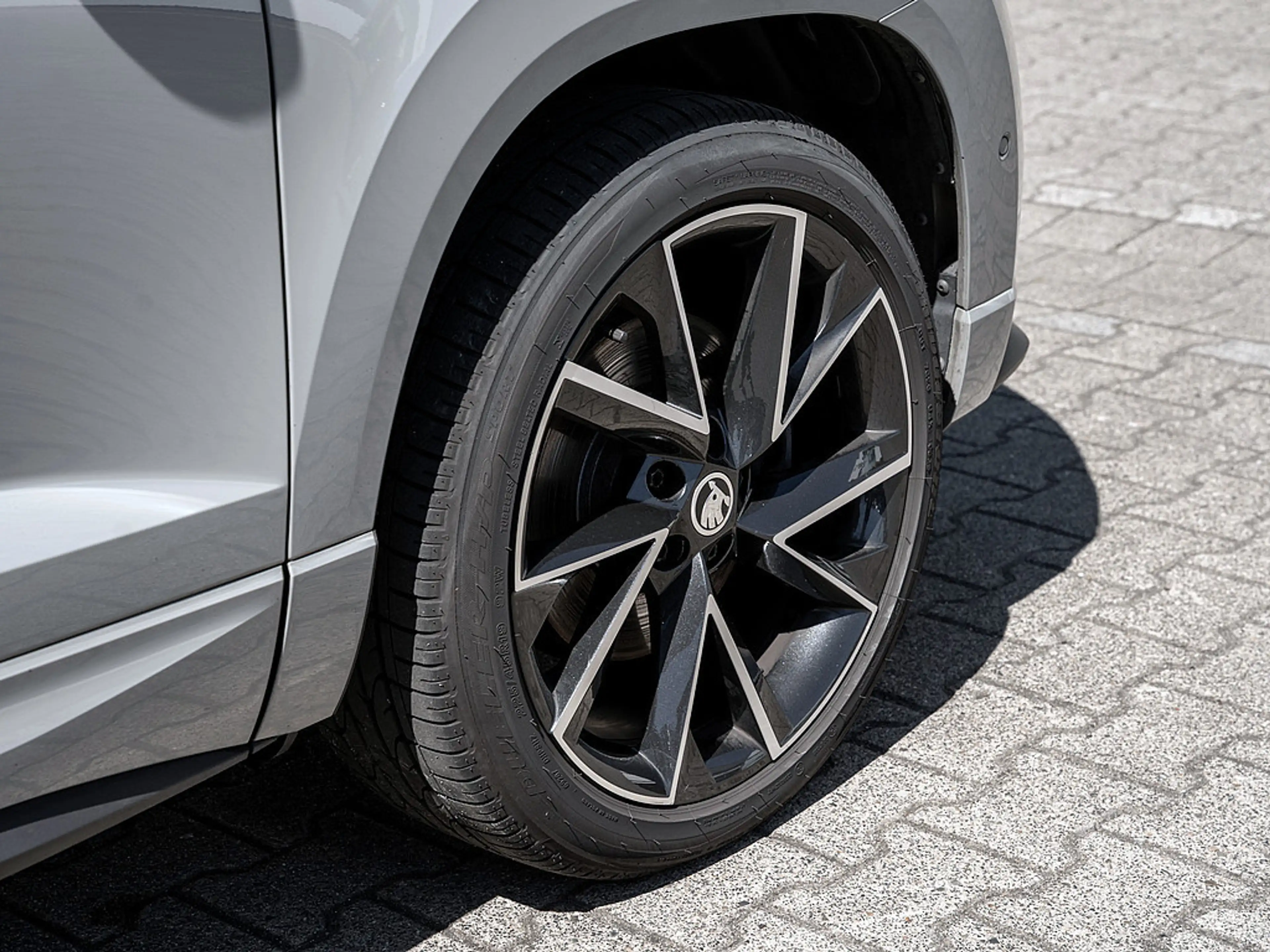 Skoda Karoq 2.0 TSI Sportline 4x4 AHK KAM MATRIX — photo 5