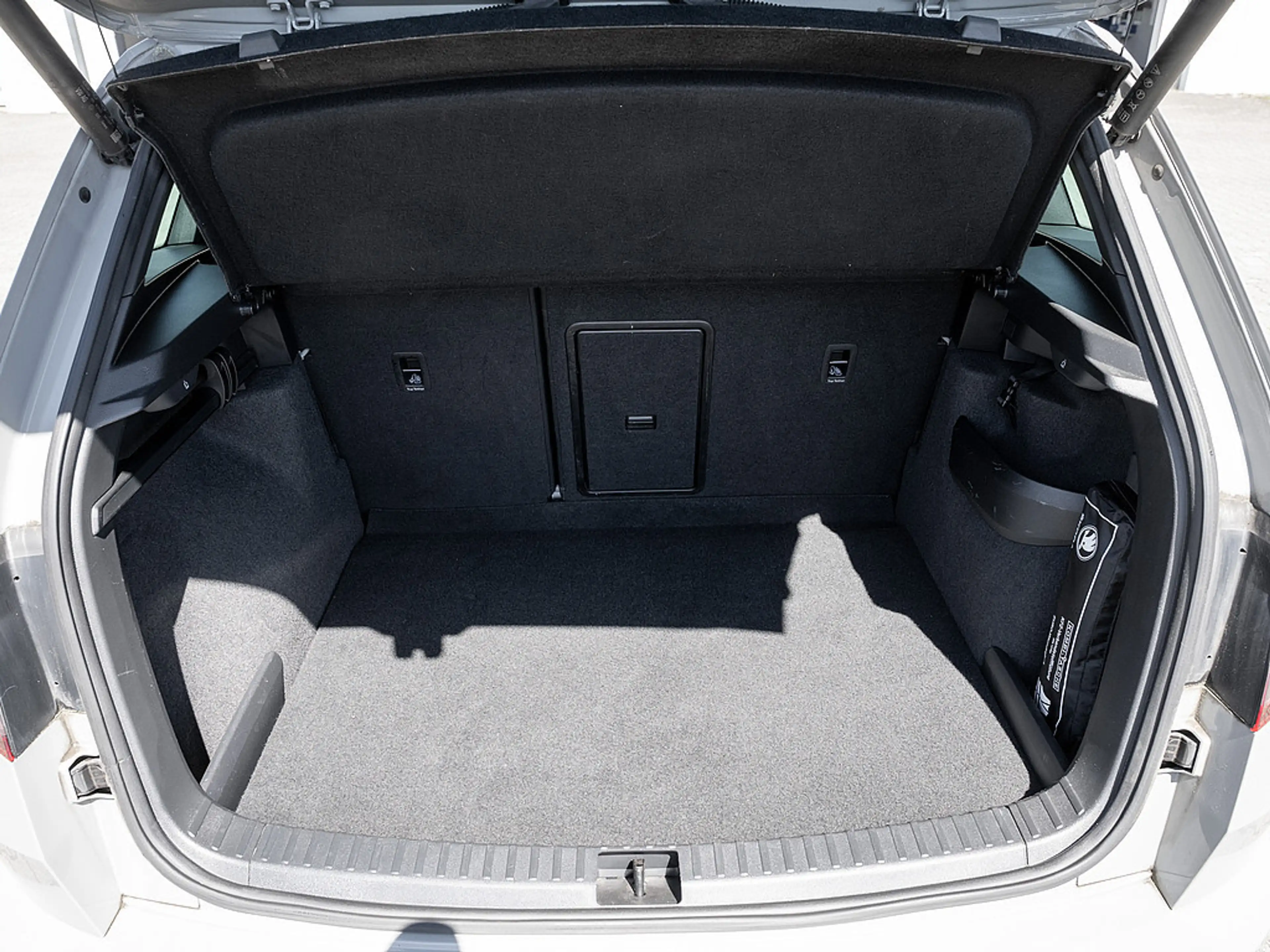 Skoda Karoq 2.0 TSI Sportline 4x4 AHK KAM MATRIX — photo 15