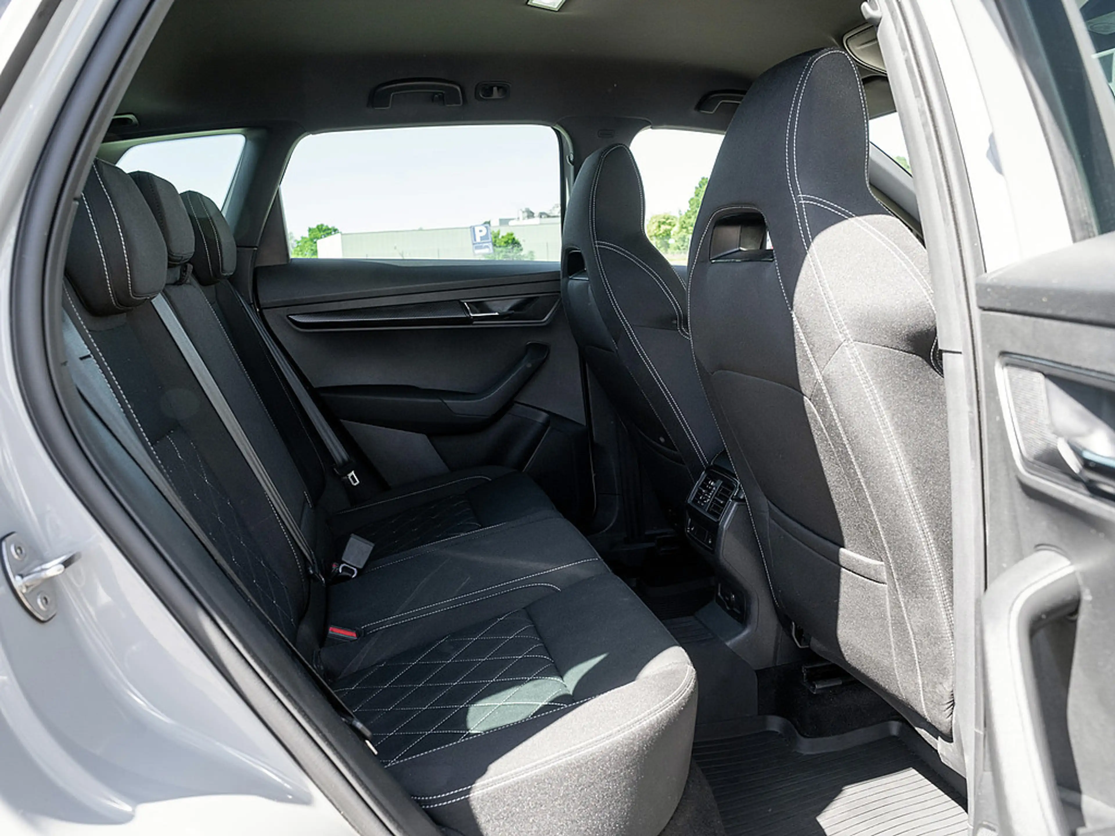 Skoda Karoq 2.0 TSI Sportline 4x4 AHK KAM MATRIX — photo 4