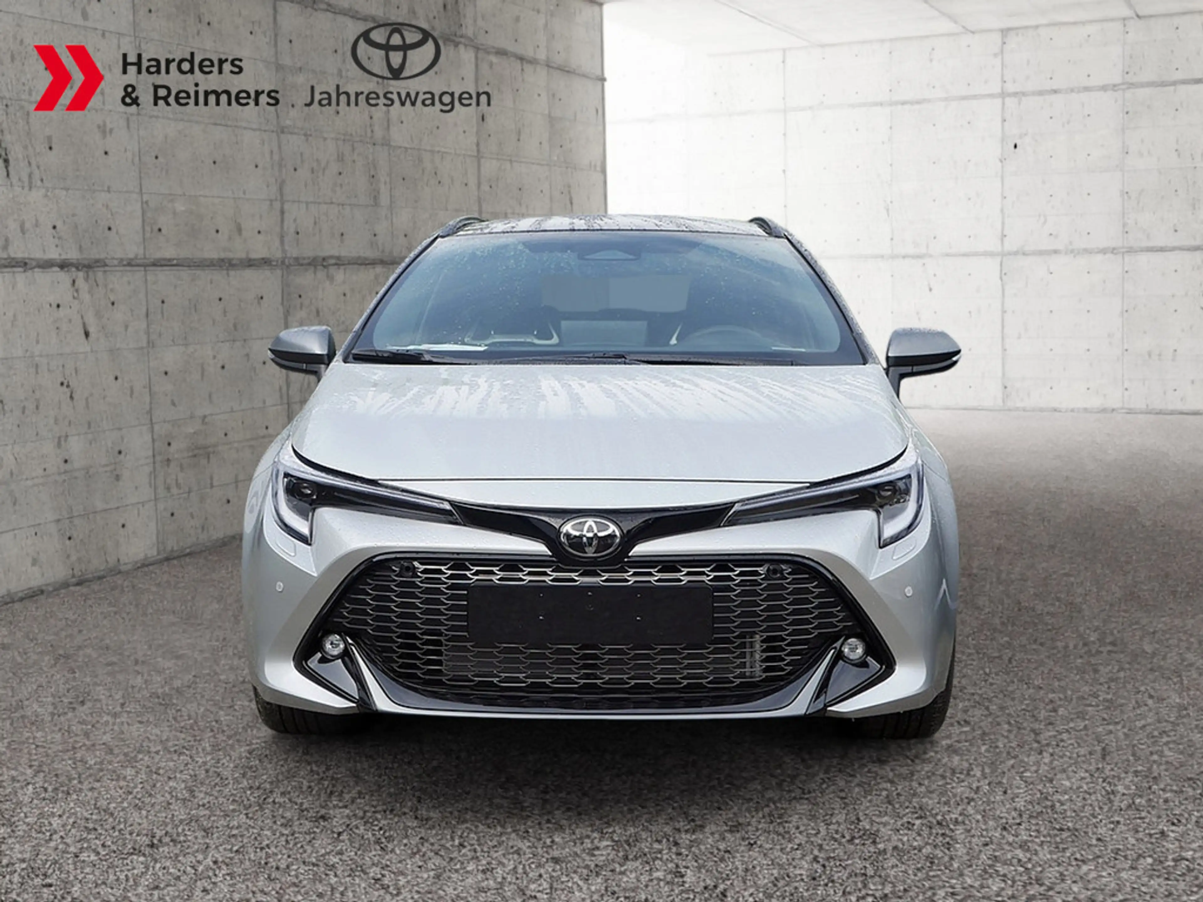 Toyota Corolla Touring Sports 2.0 Hybrid GR Sport — photo 2