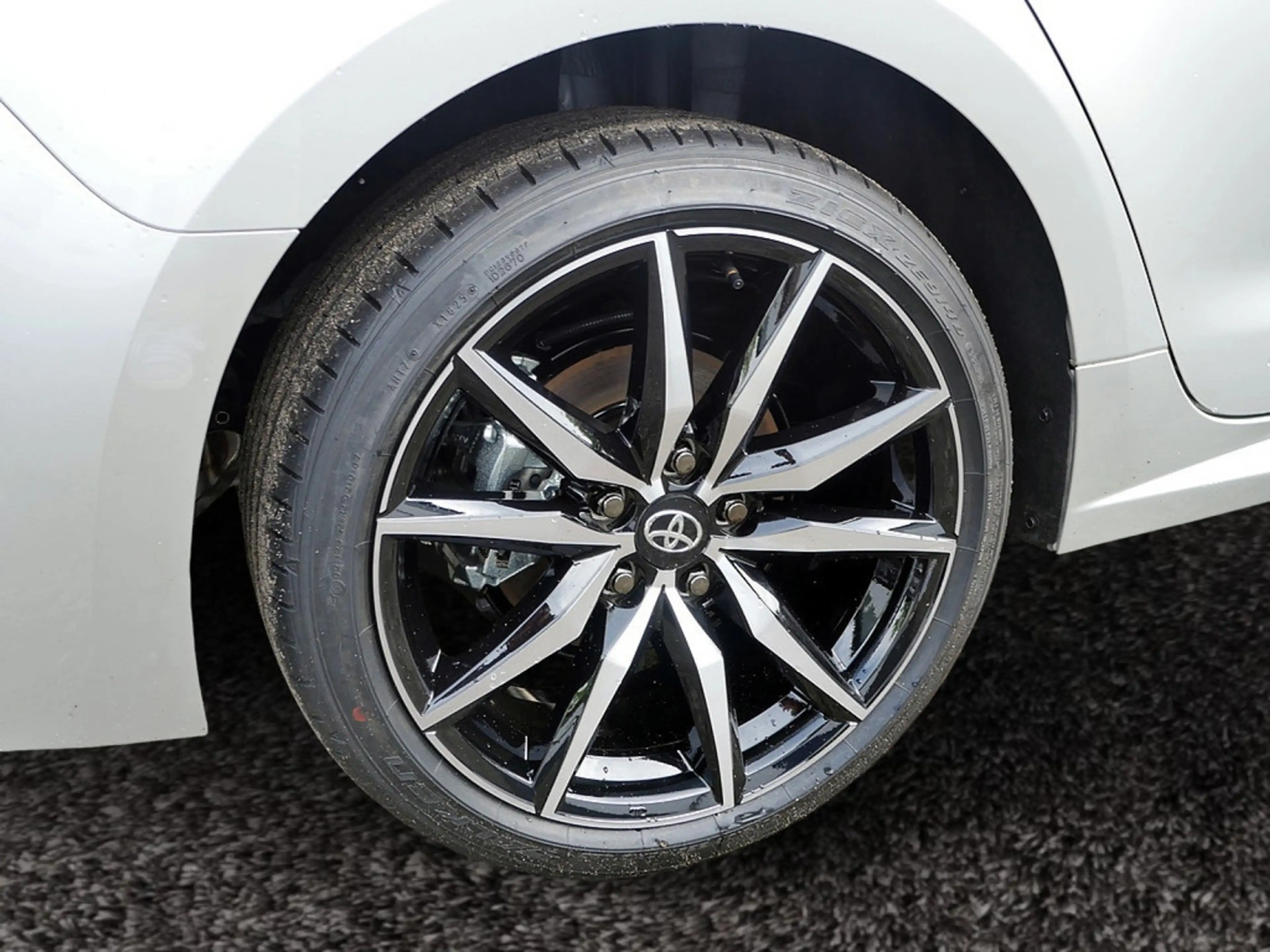 Toyota Corolla Touring Sports 2.0 Hybrid GR Sport — photo 10