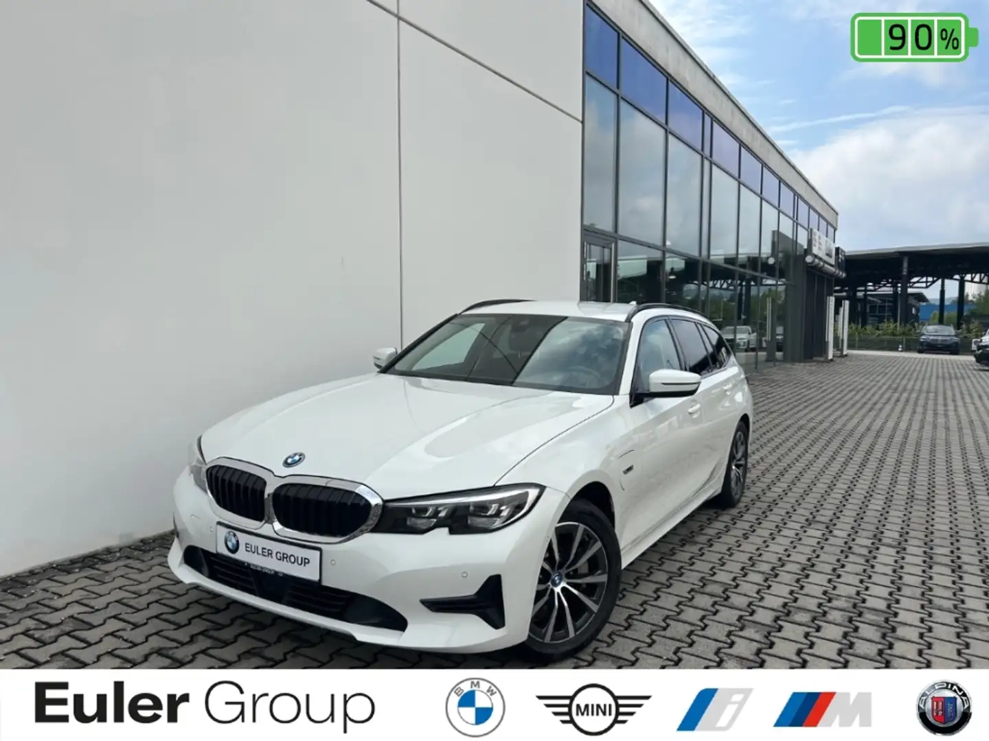 BMW 330 e xDrive Touring AHK SHZ ACC HiFi Parkass Weiß - 1