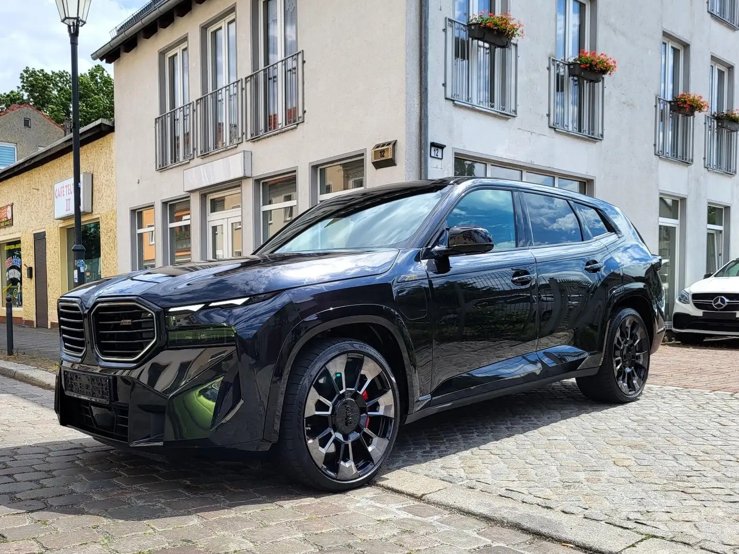 BMW XM Basis Noir - 1