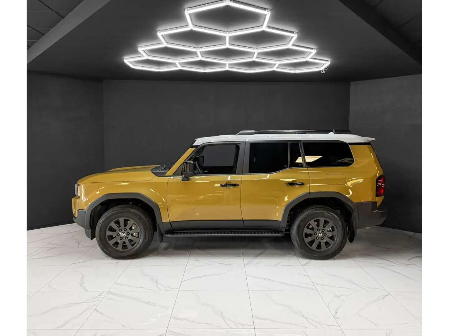Toyota Land Cruiser First Edition Brons - 2