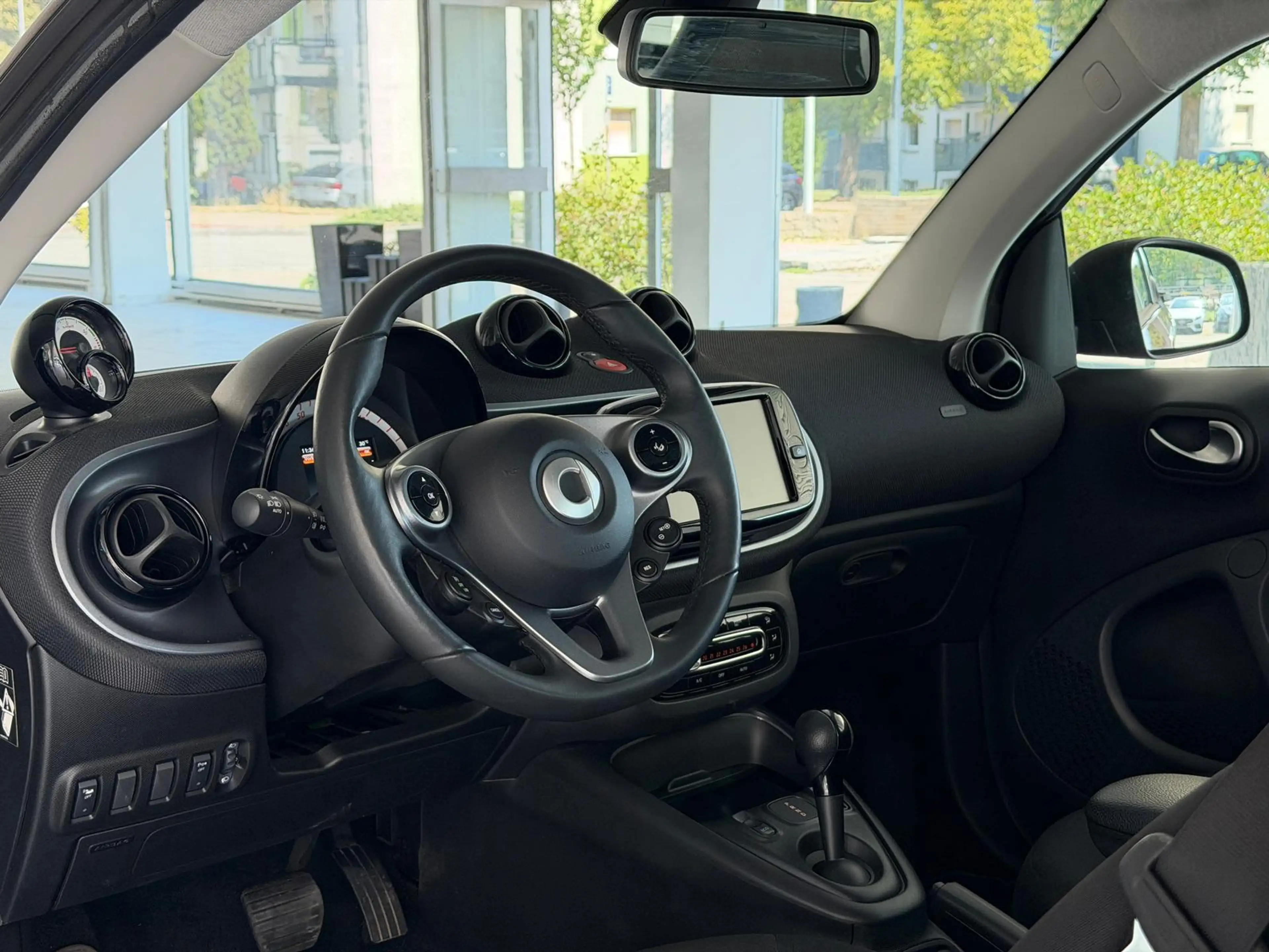 smart forTwo EQ Coupe PASSION*NAVI*PANO*KAMER*LED*22KW — photo 11