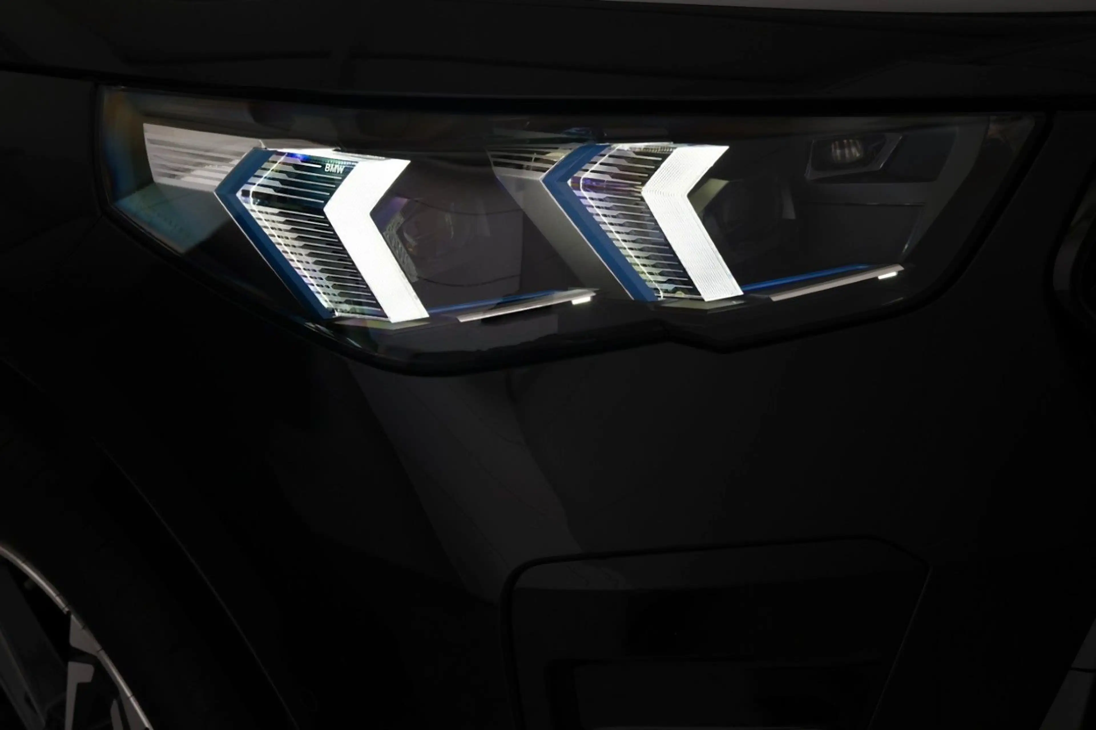 BMW X2 sDrive18d M Sport DriveProf H&K HUD 360° 19" — photo 8