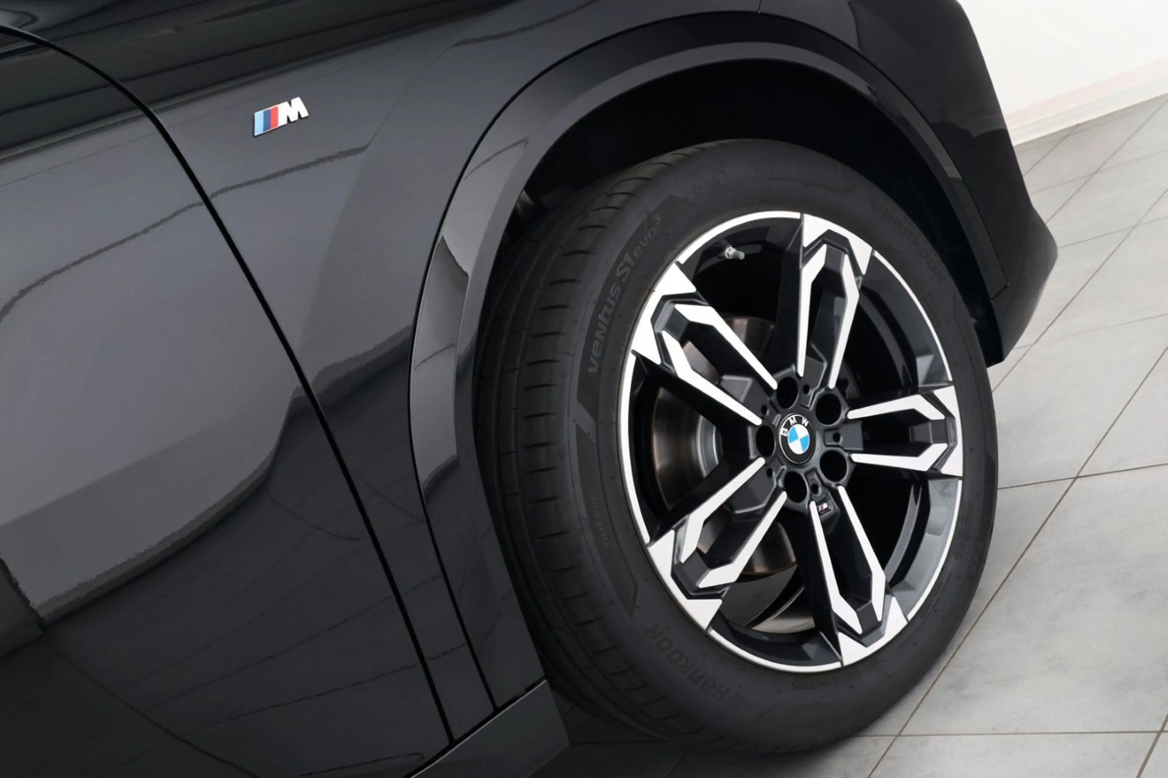 BMW X2 sDrive18d M Sport DriveProf H&K HUD 360° 19" — photo 10