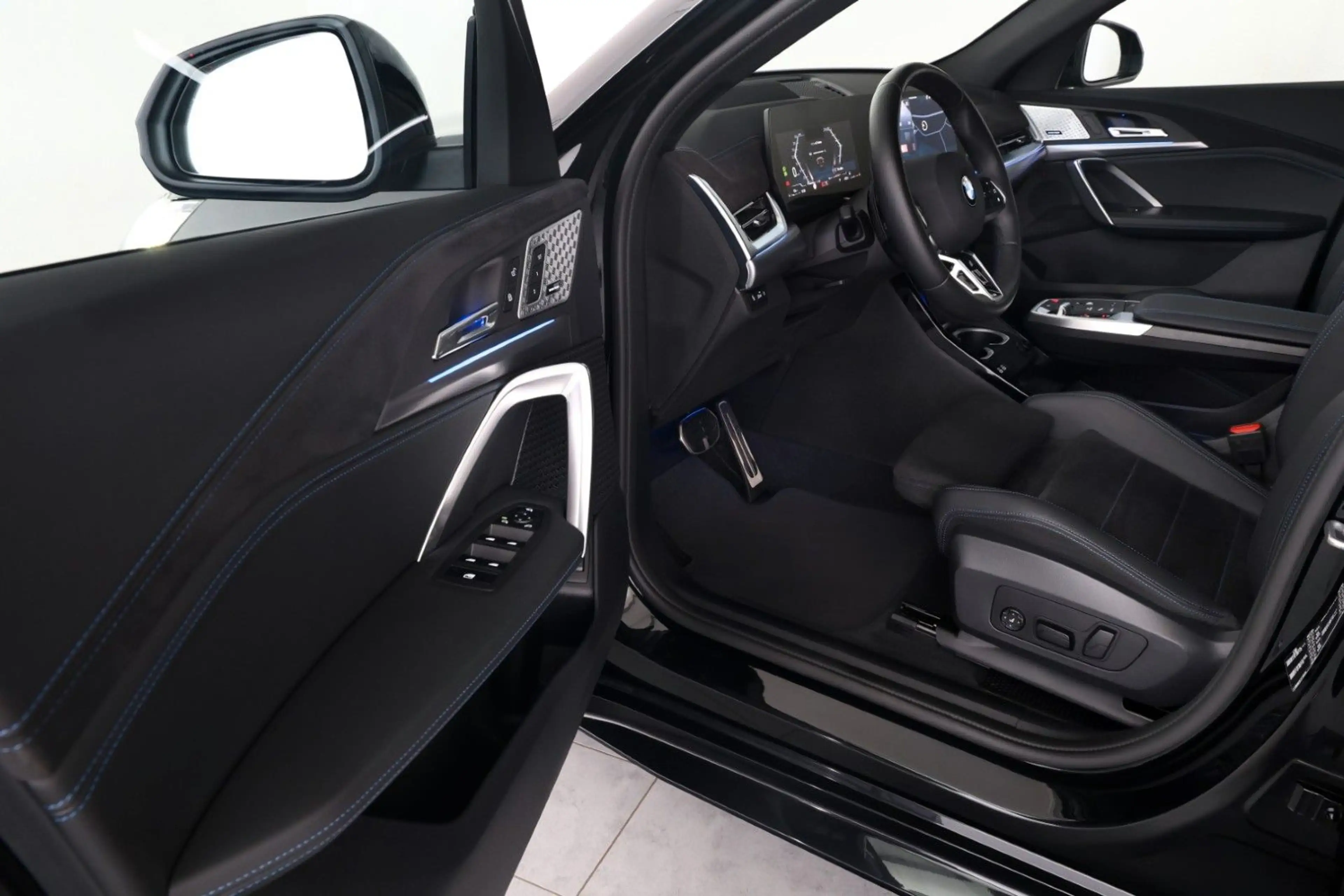 BMW X2 sDrive18d M Sport DriveProf H&K HUD 360° 19" — photo 15