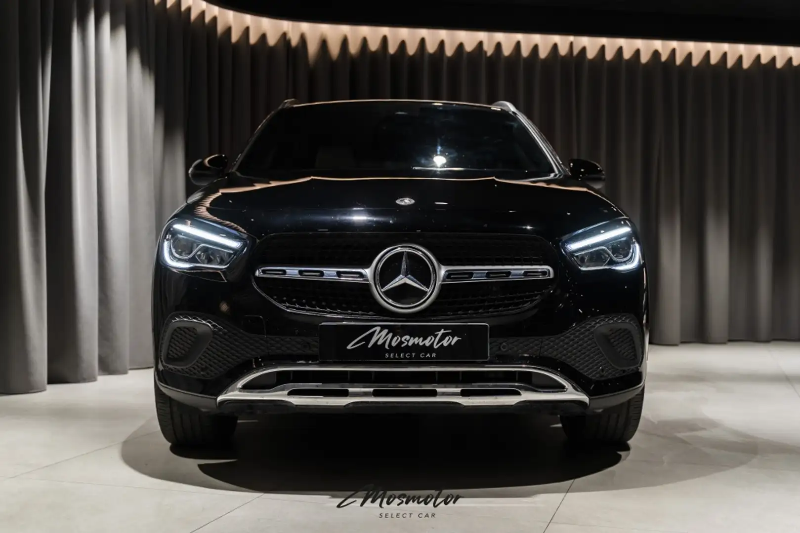 Mercedes-Benz GLA 180 7G-DCT Negro - 2