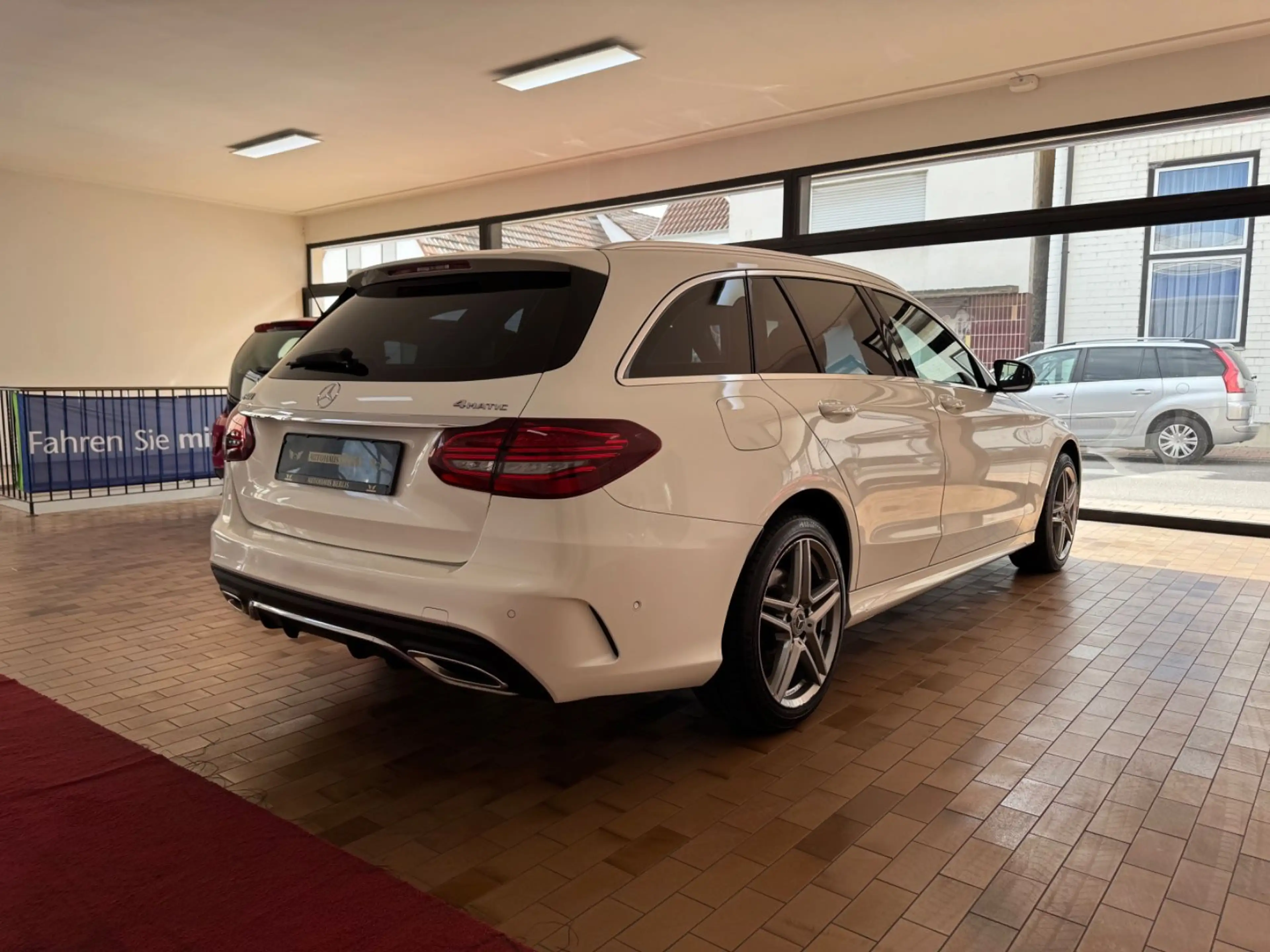 Mercedes-Benz C 400 T-Modell 4Matic AMG Line/SCKHFT/PANO/AHK — photo 12