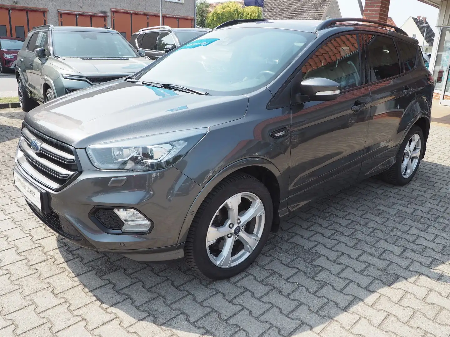Ford Kuga 1,5 EcoBoost 4x4 129kW ST-Line Automat Gris - 1