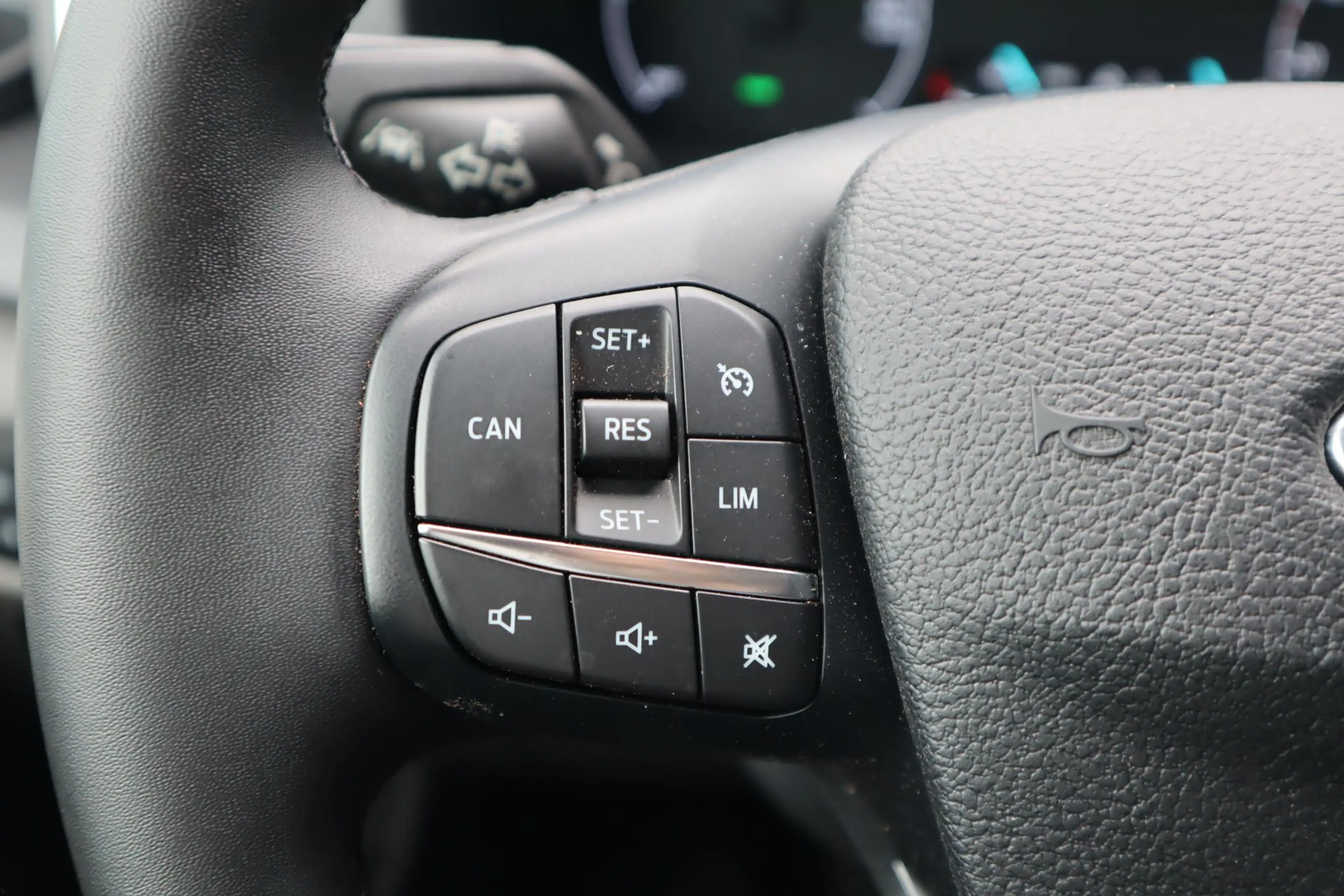 Ford E-Transit 350 L2H3 TREND 68KWH 3-PERS STOELVERW. P-SENSOREN — photo 19