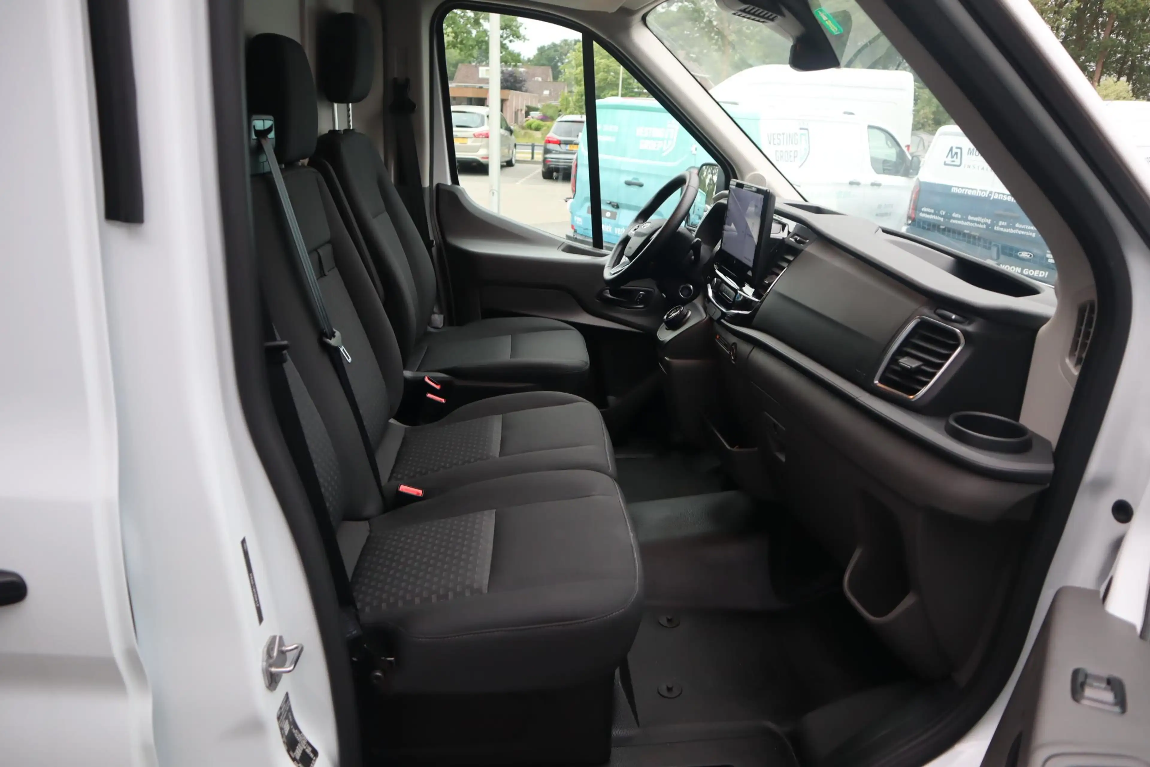 Ford E-Transit 350 L2H3 TREND 68KWH 3-PERS STOELVERW. P-SENSOREN — photo 12