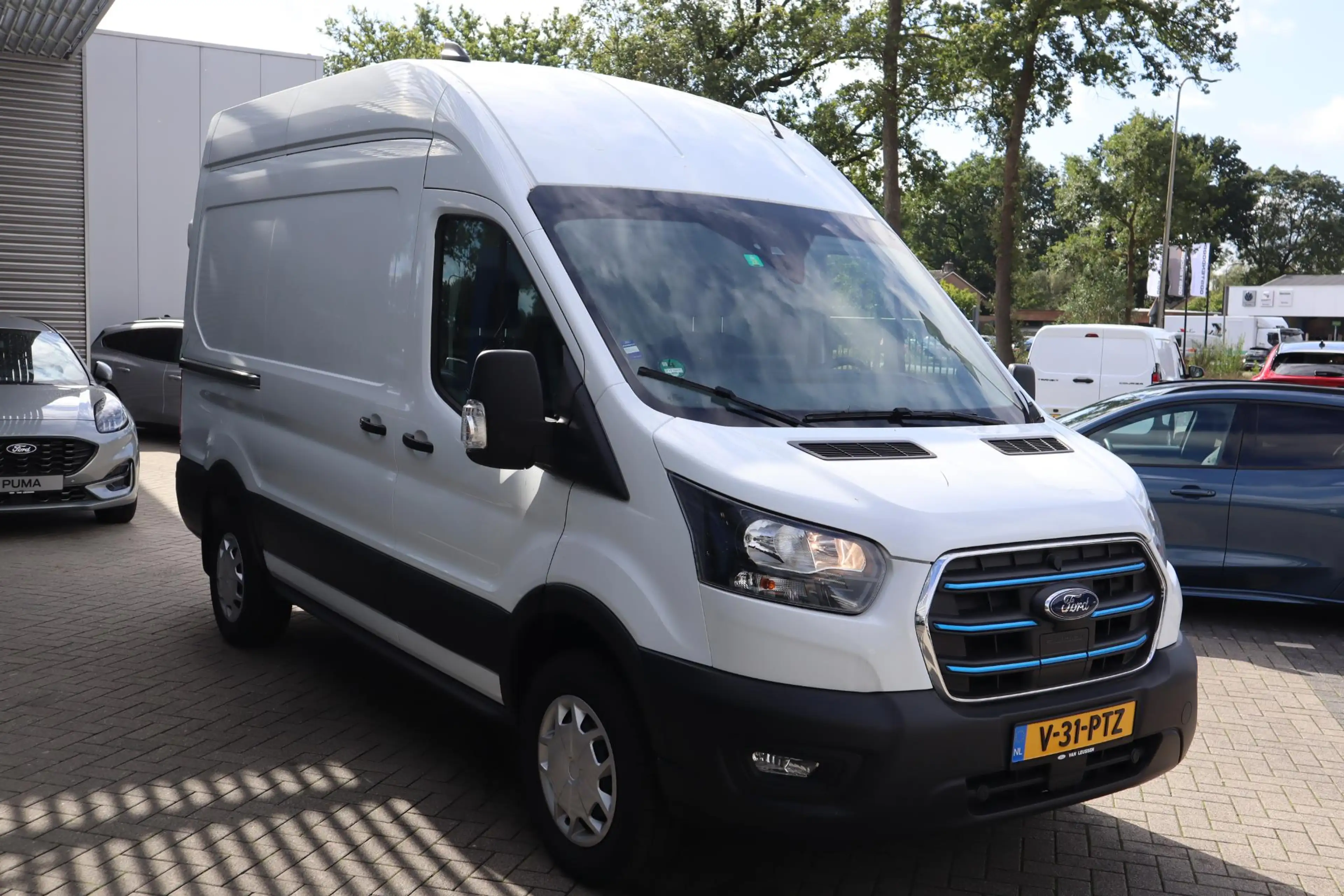 Ford E-Transit 350 L2H3 TREND 68KWH 3-PERS STOELVERW. P-SENSOREN — photo 10