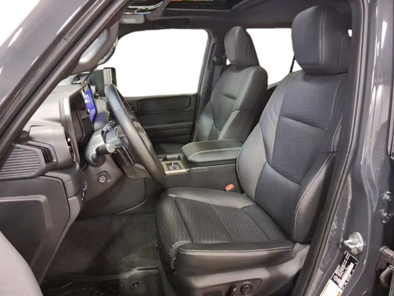 Toyota Land Cruiser photo Toyota Land Cruiser