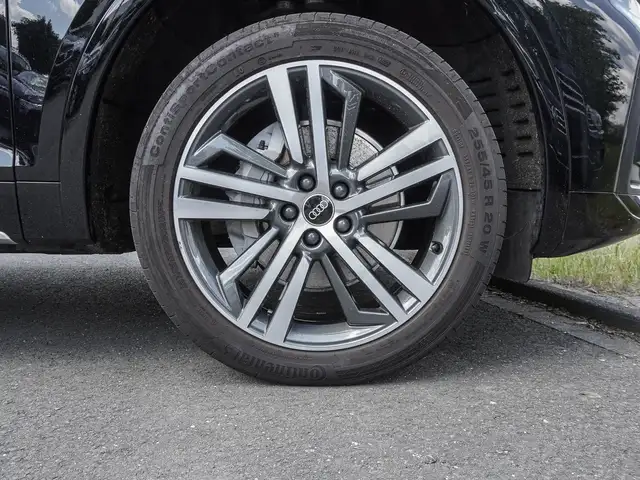 Audi Q5 view 7