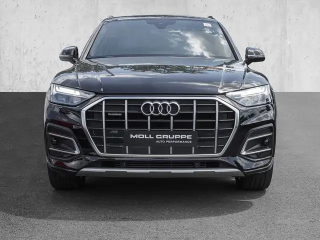 Audi Q5 view 3