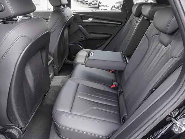 Audi Q5 view 15