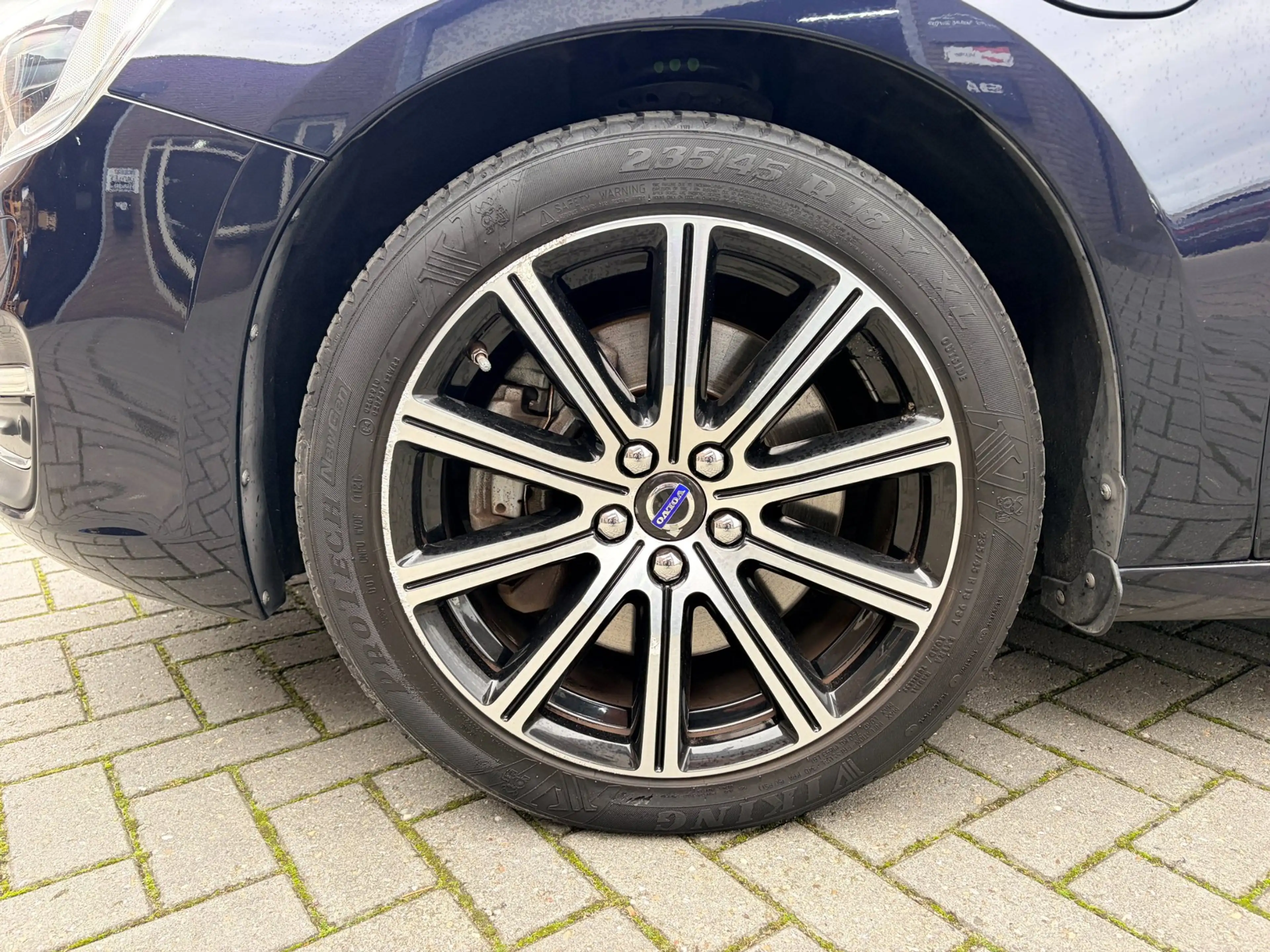 Volvo V60 2.4 D5 Twin Engine Special Edition — photo 4
