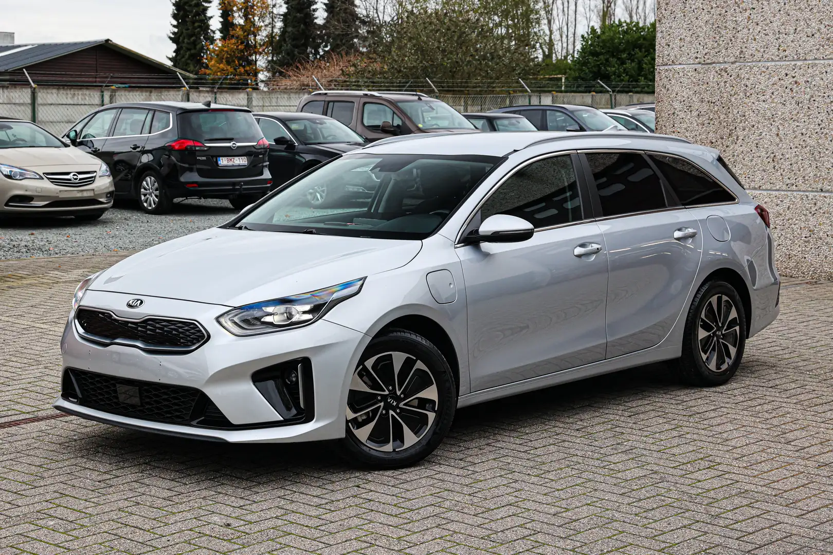 Kia Ceed SW / cee'd SW BENZINE/PLUG-IN-HYBRID*AUTOMAAT*NAVIGATIE*CAMERA* Argent - 1