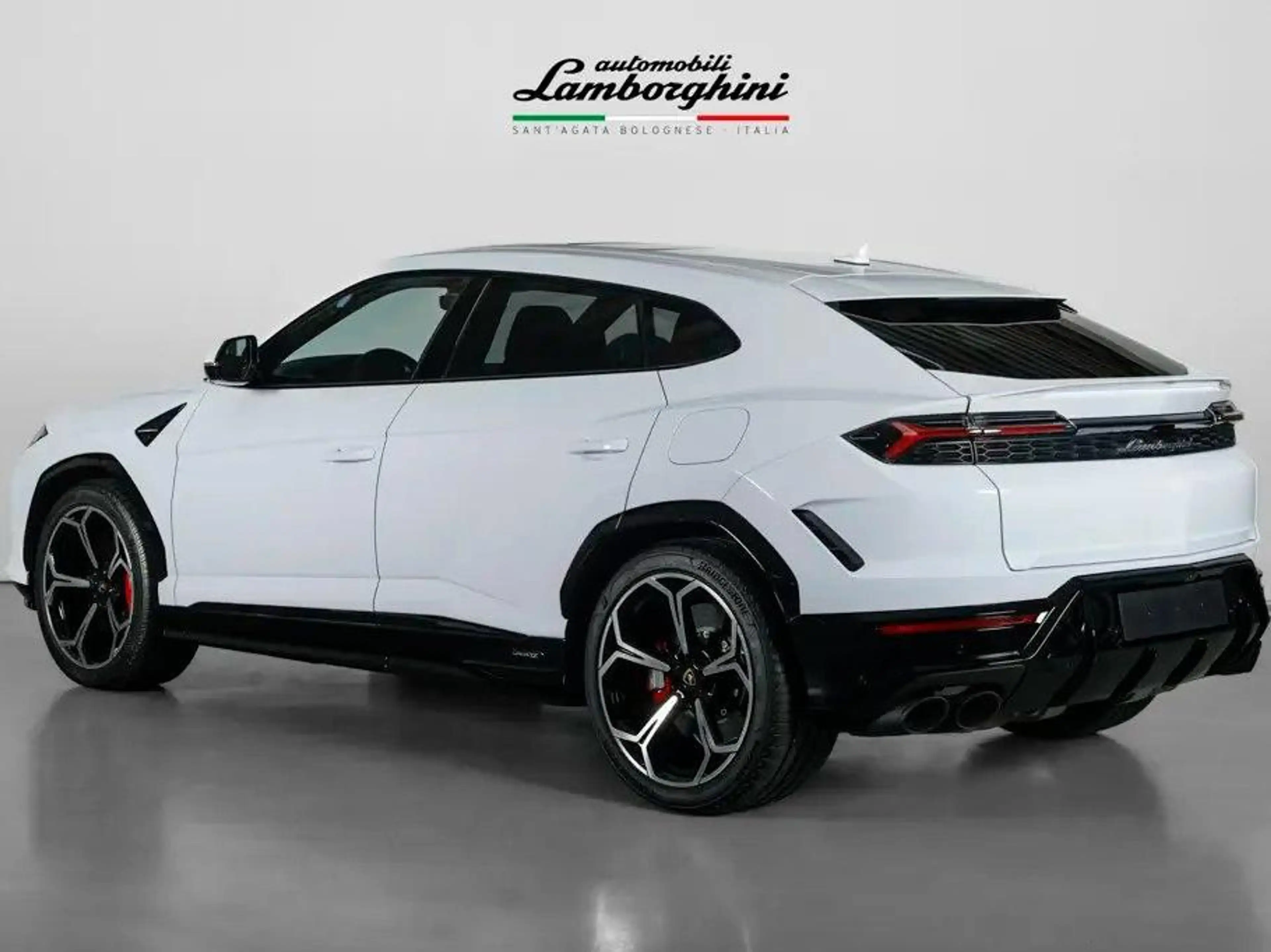 Lamborghini Urus SE — photo 3