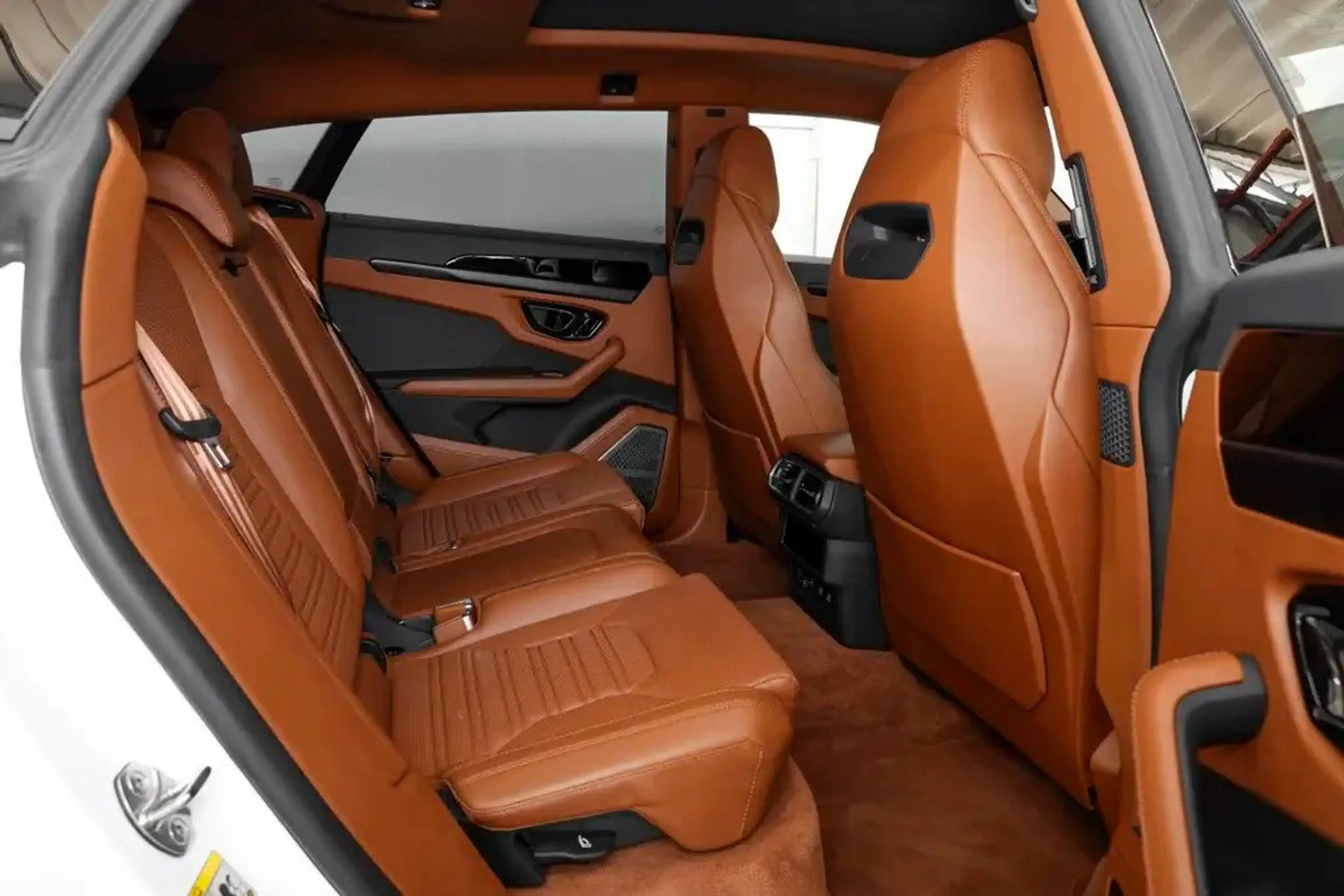 Lamborghini Urus SE — photo 7