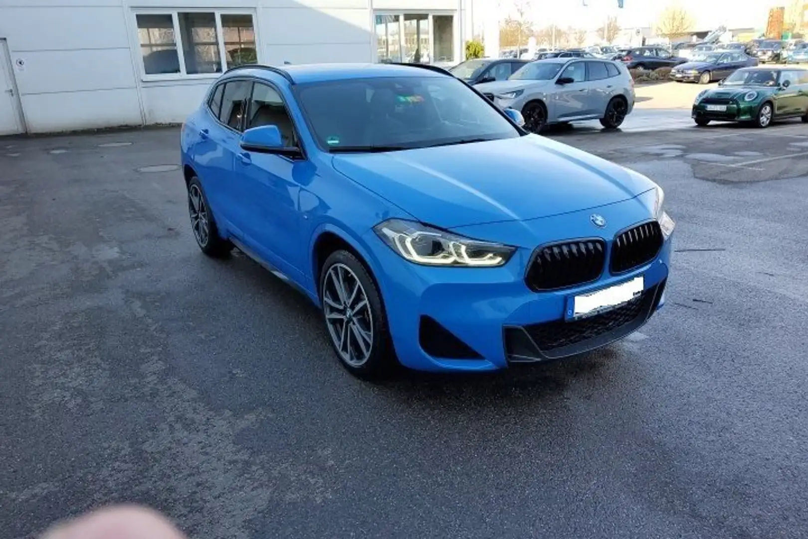 BMW X2 xDrive20i Aut.M Sportpaket Blau - 2