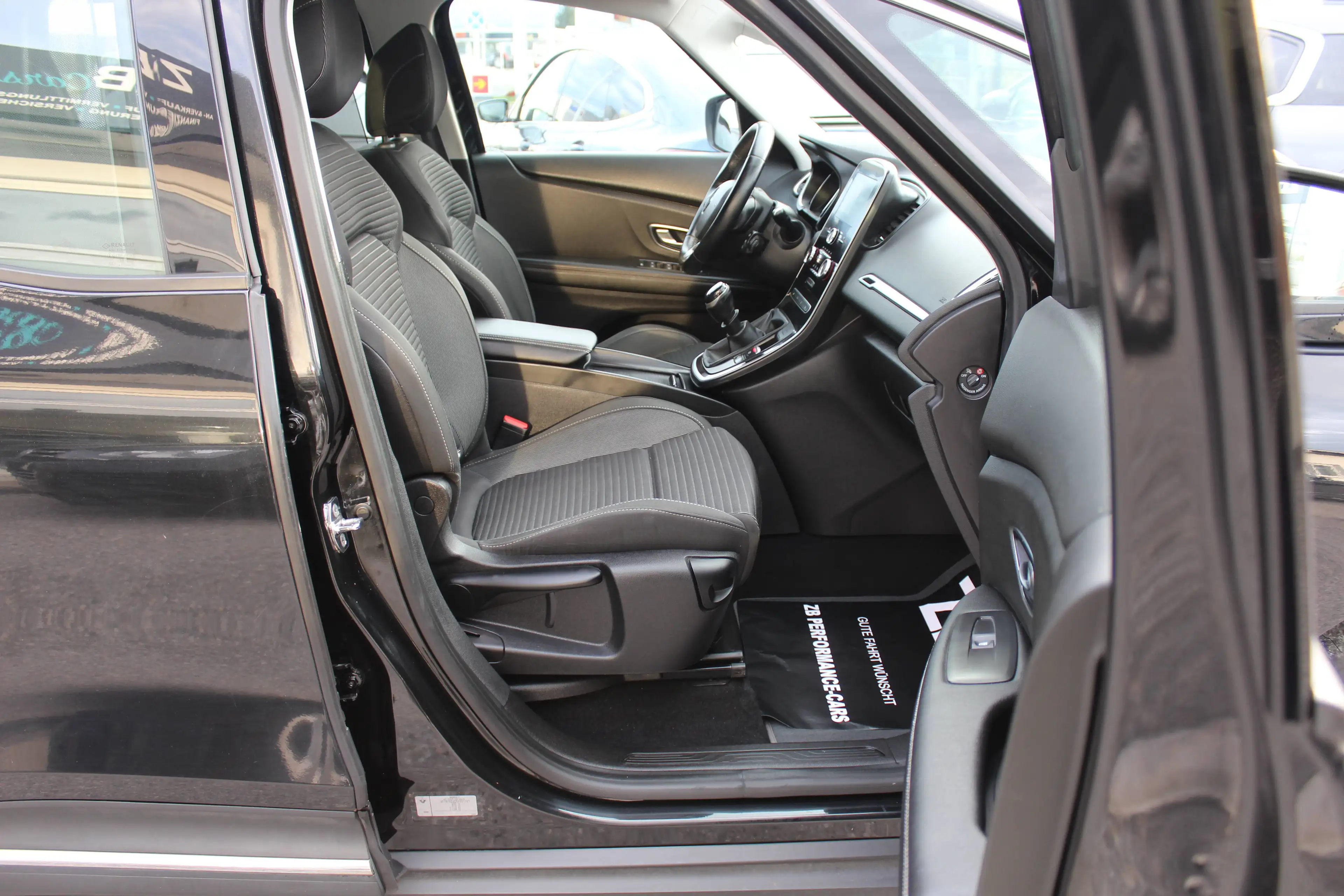 Renault Scenic Grand Experience — photo 14