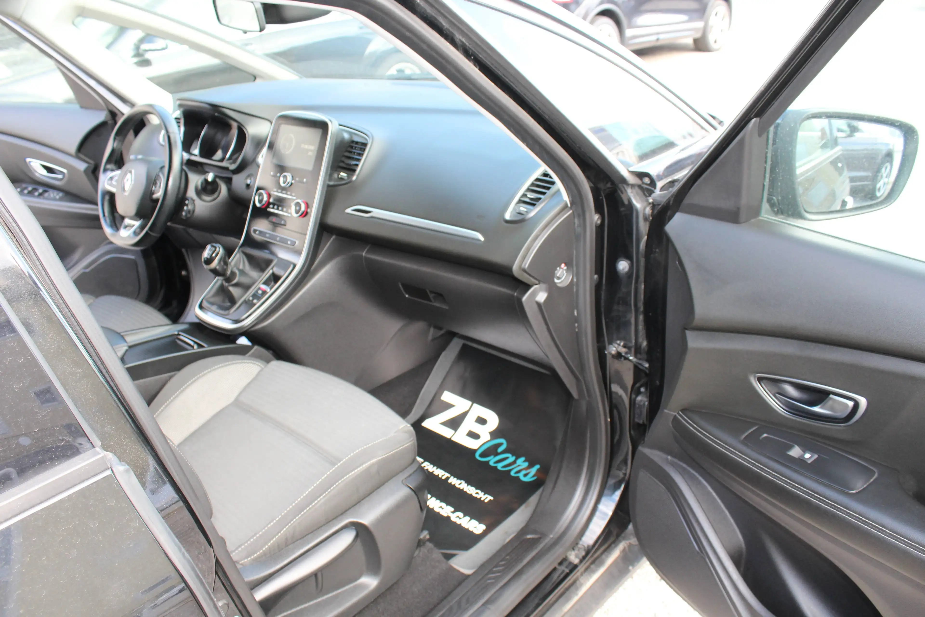 Renault Scenic Grand Experience — photo 10