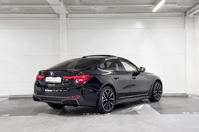 BMW i4 view 7