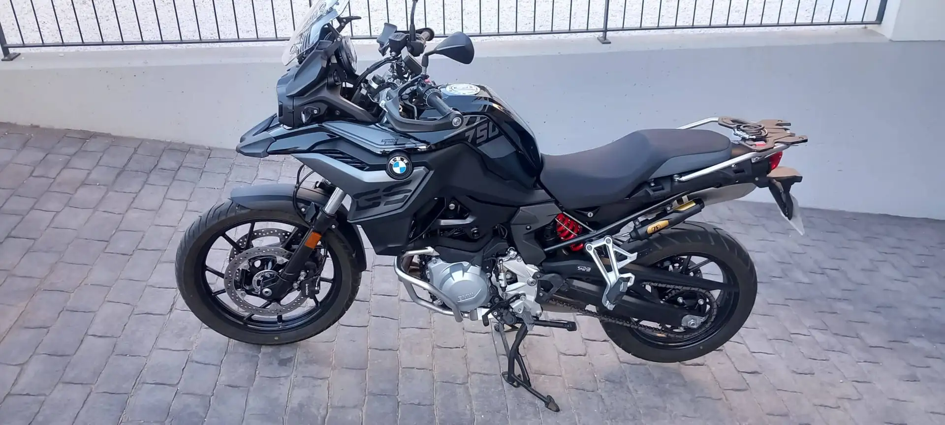 BMW F 750 GS Negro - 2