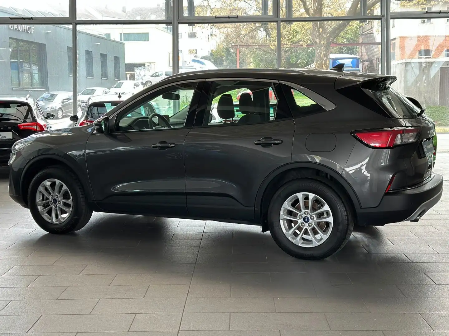 Ford Kuga Hybrid 2.5 Titanium #HYBRID #ALLRAD #AHK Grau - 2