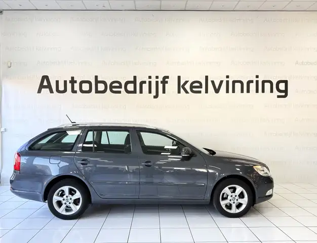 Skoda Octavia view 4