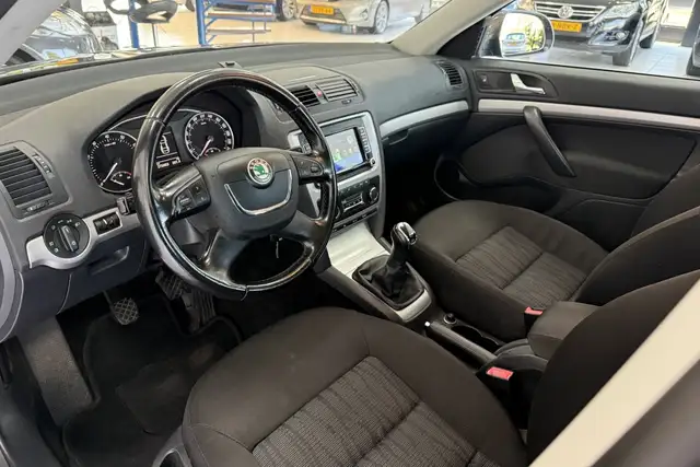 Skoda Octavia view 22