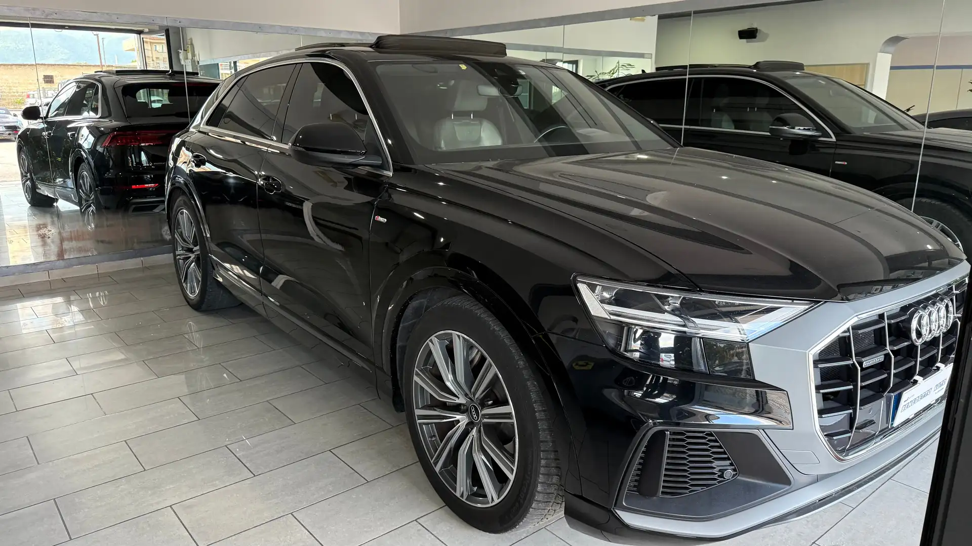 Audi Q8 55 3.0 tfsi e Sport quattro S LINE TETTO Noir - 2